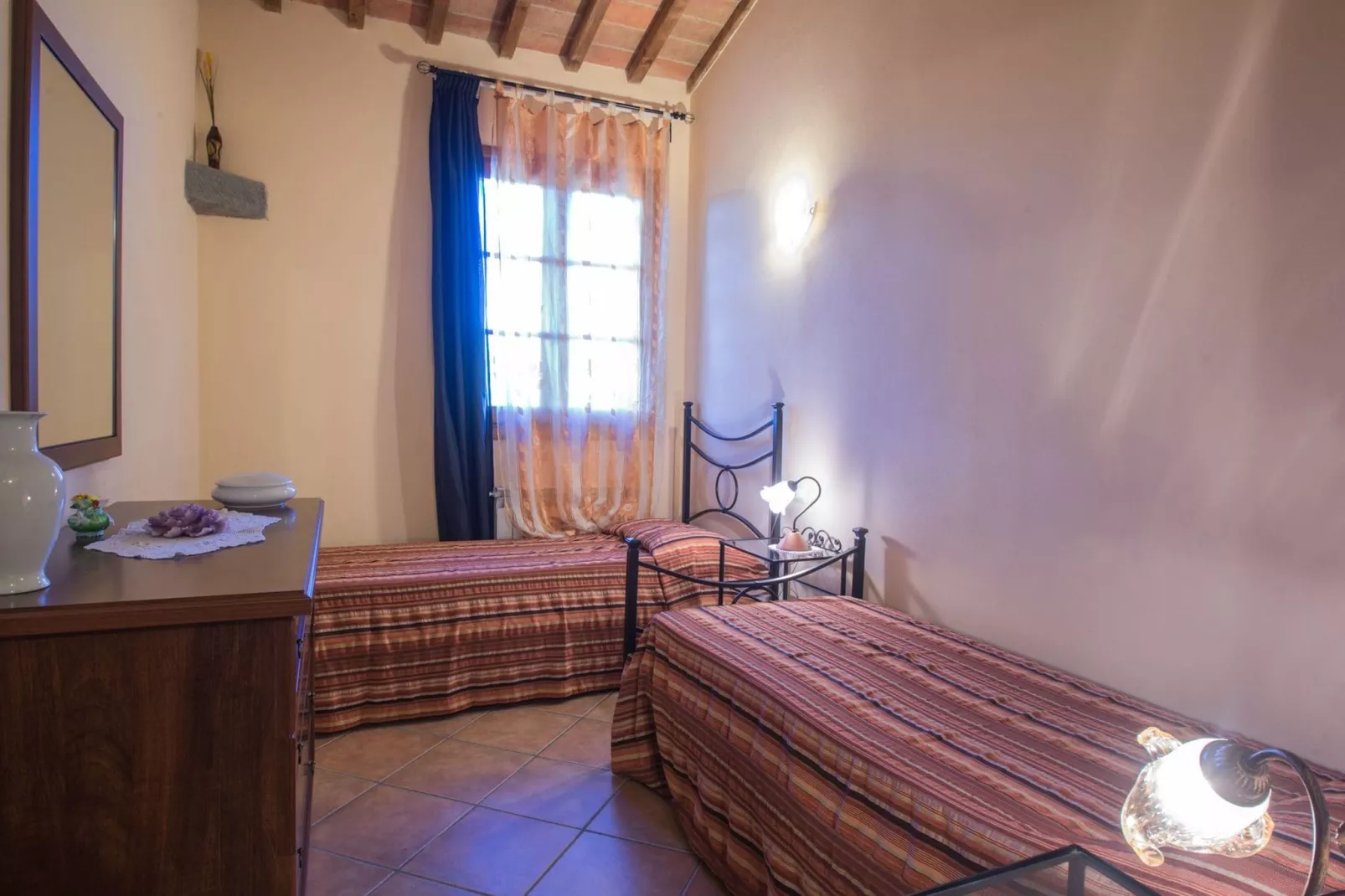 Schilderachtig vakantiehuis in Florence met zwembad-Slaapkamer