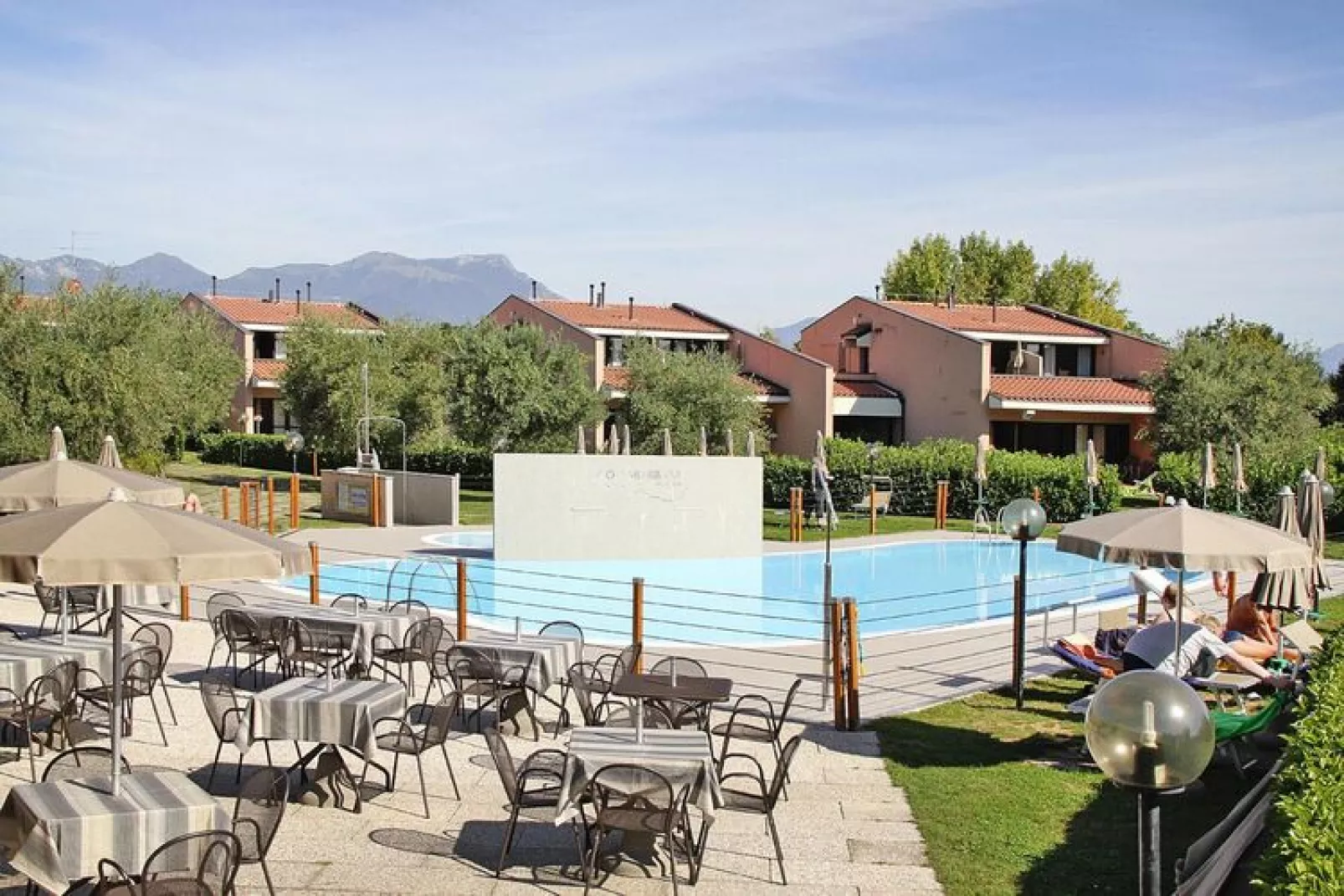Residence Barbara, Moniga del Garda-2-Raum-App., EG, B2H, ca. 45 qm-Zwembad