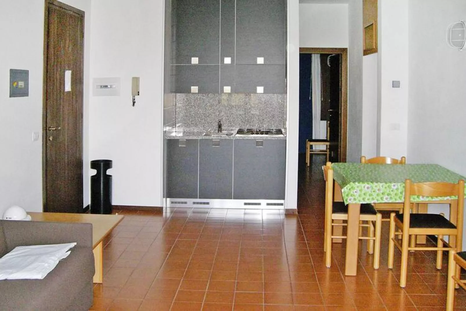Residence Barbara, Moniga del Garda-2-Raum-App., EG, B2H, ca. 45 qm-Woonkamer