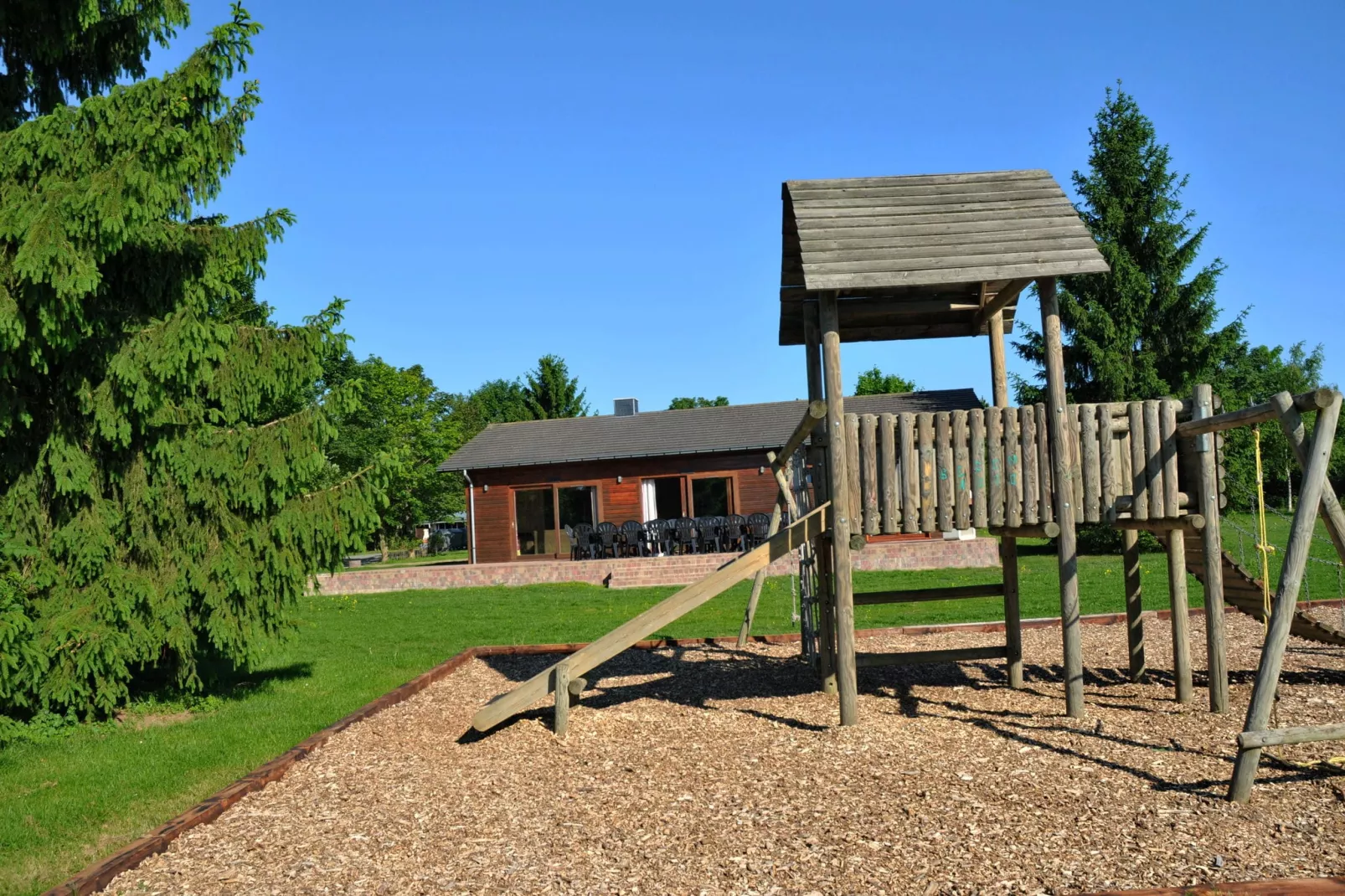 REFUGE DU TRAPPEUR-Tuinen zomer