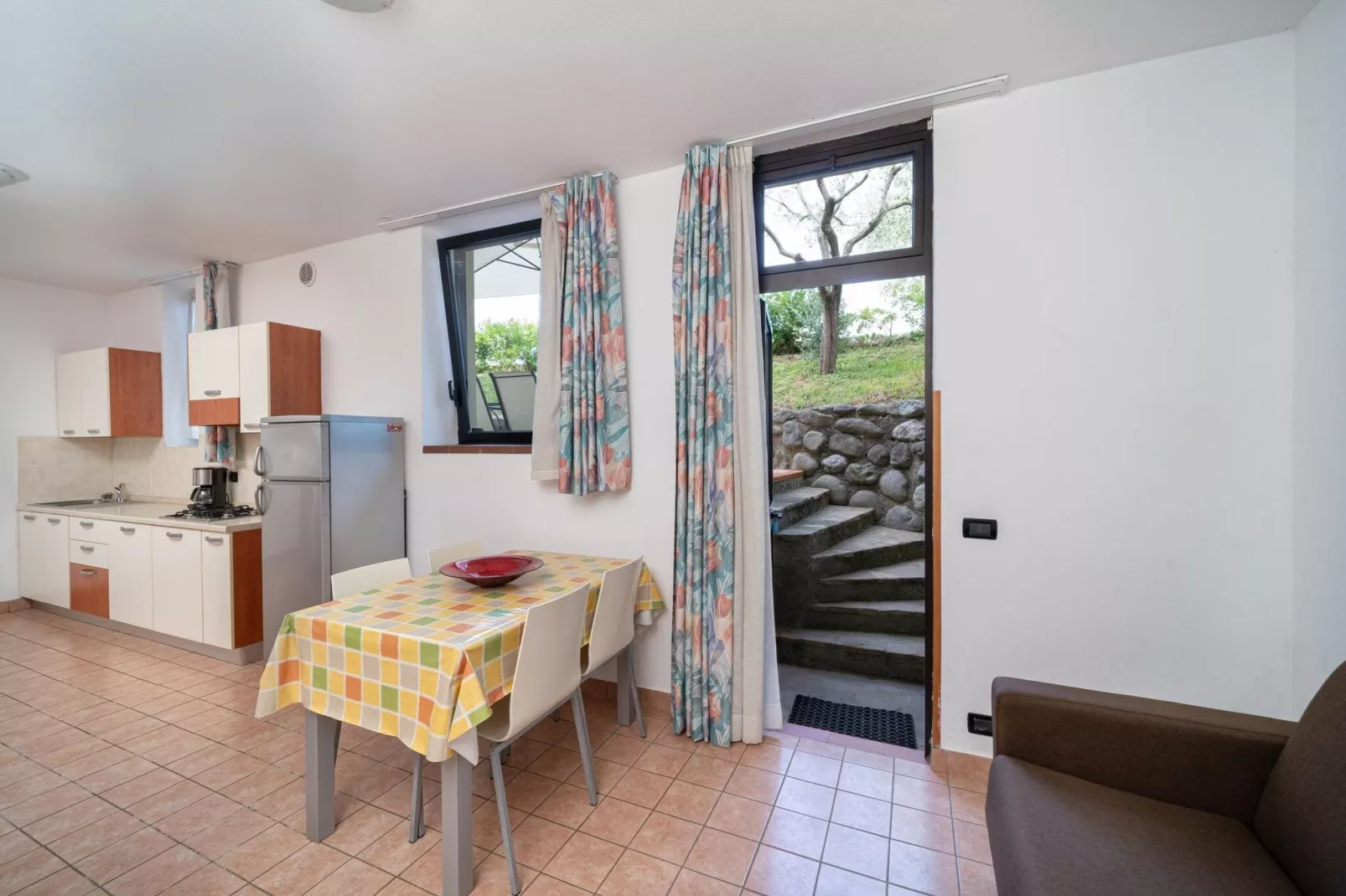 Residence Primera Moniga del Garda 2-Raum/D2 Halbsouterrain-2-Raum/D2 Halbsouterrain-Woonkamer