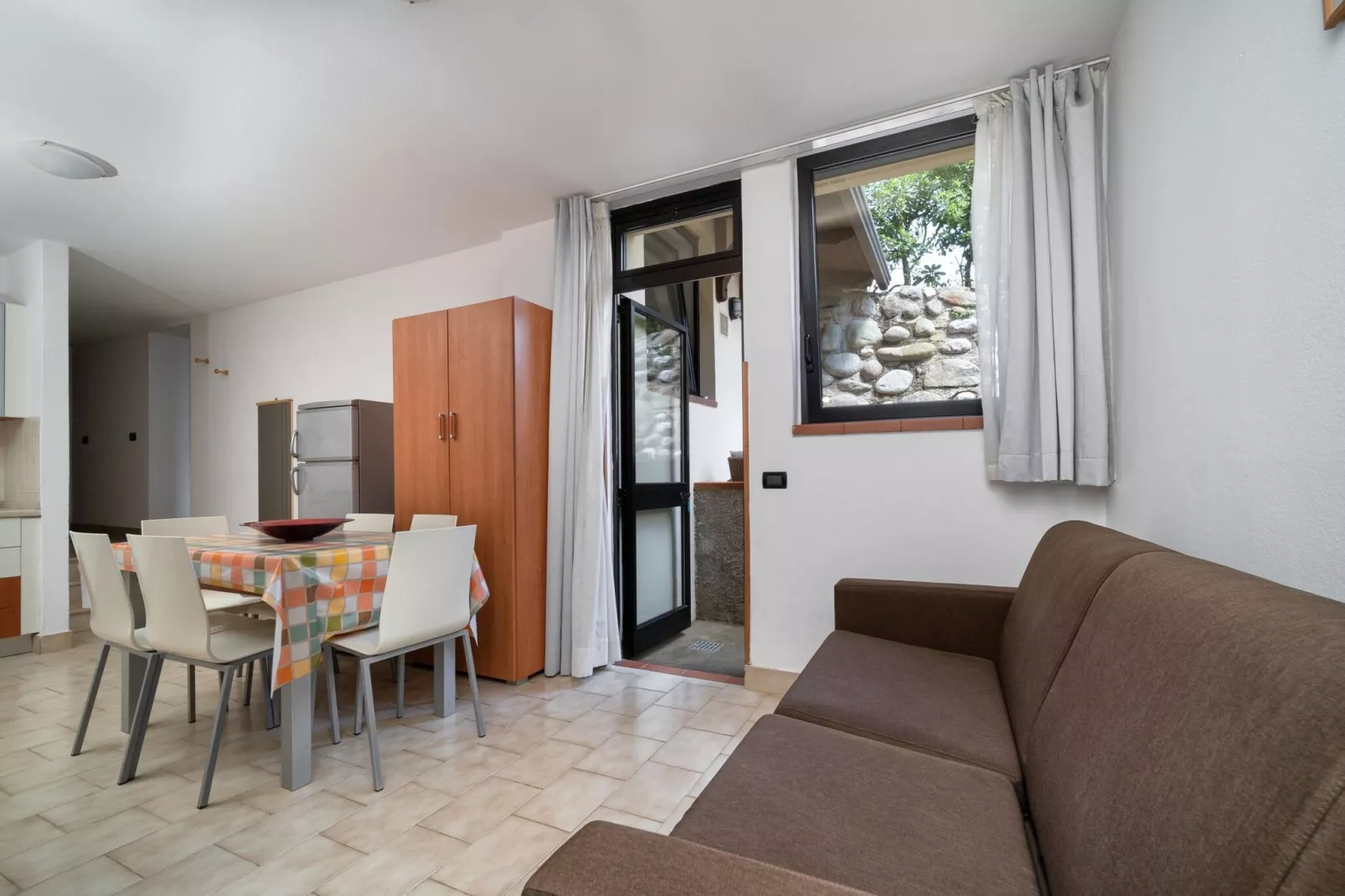 Residence Primera Moniga del Garda 2-Raum/D2 Halbsouterrain-2-Raum/D2 Halbsouterrain-Woonkamer