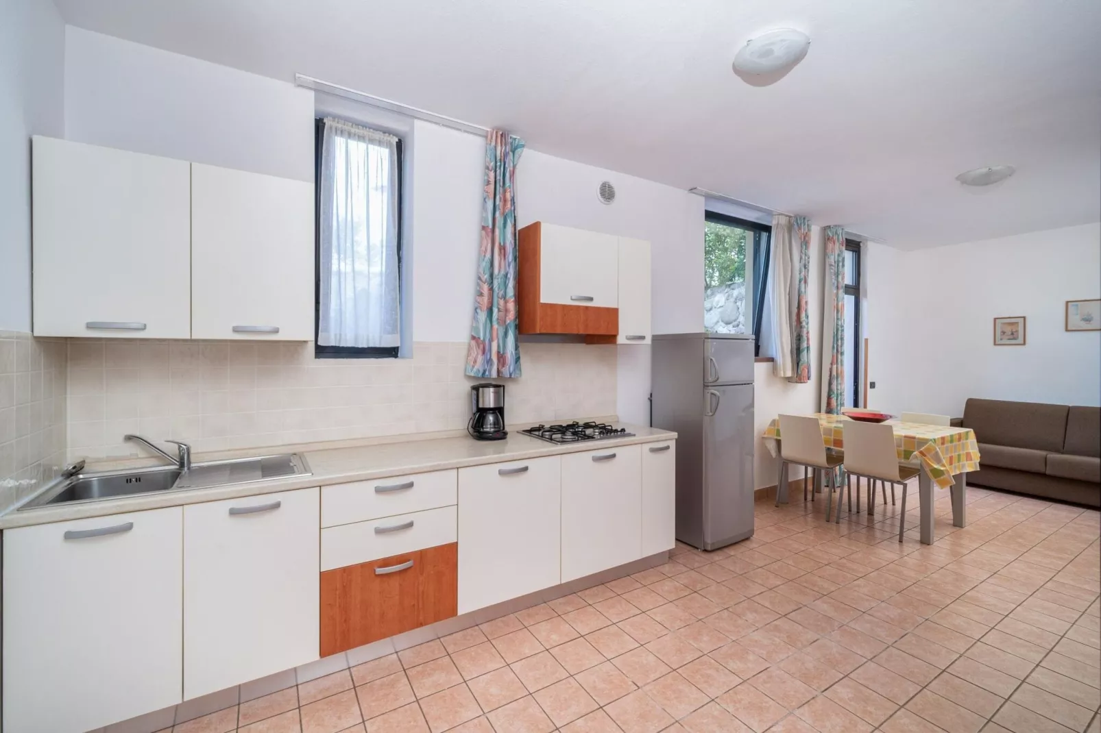 Residence Primera Moniga del Garda 2-Raum/D2 Halbsouterrain-2-Raum/D2 Halbsouterrain-Keuken