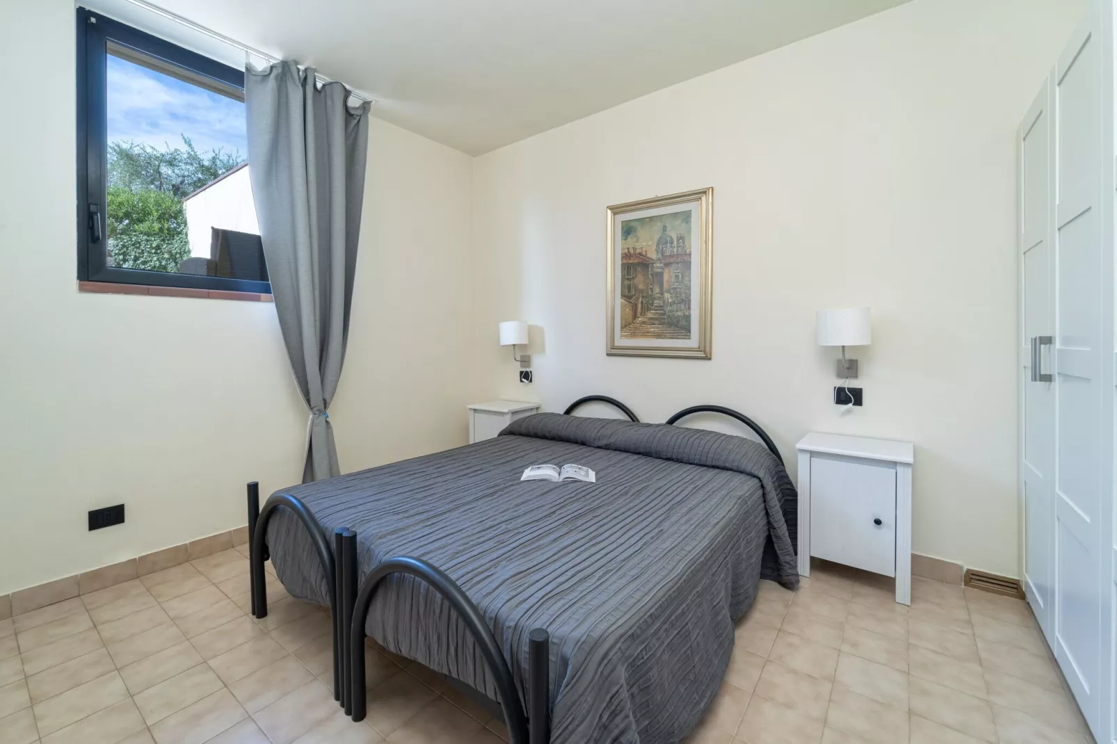 Residence Primera Moniga del Garda 2-Raum/D2 Halbsouterrain-2-Raum/D2 Halbsouterrain-Slaapkamer