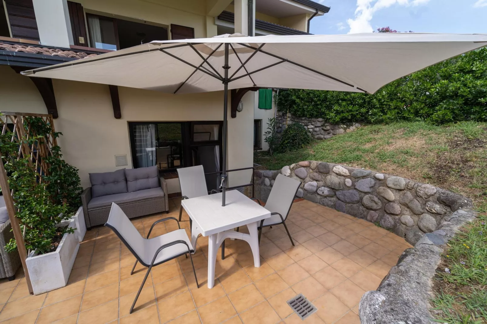 Residence Primera Moniga del Garda 2-Raum/D2 Halbsouterrain-2-Raum/D2 Halbsouterrain-Tuinen zomer