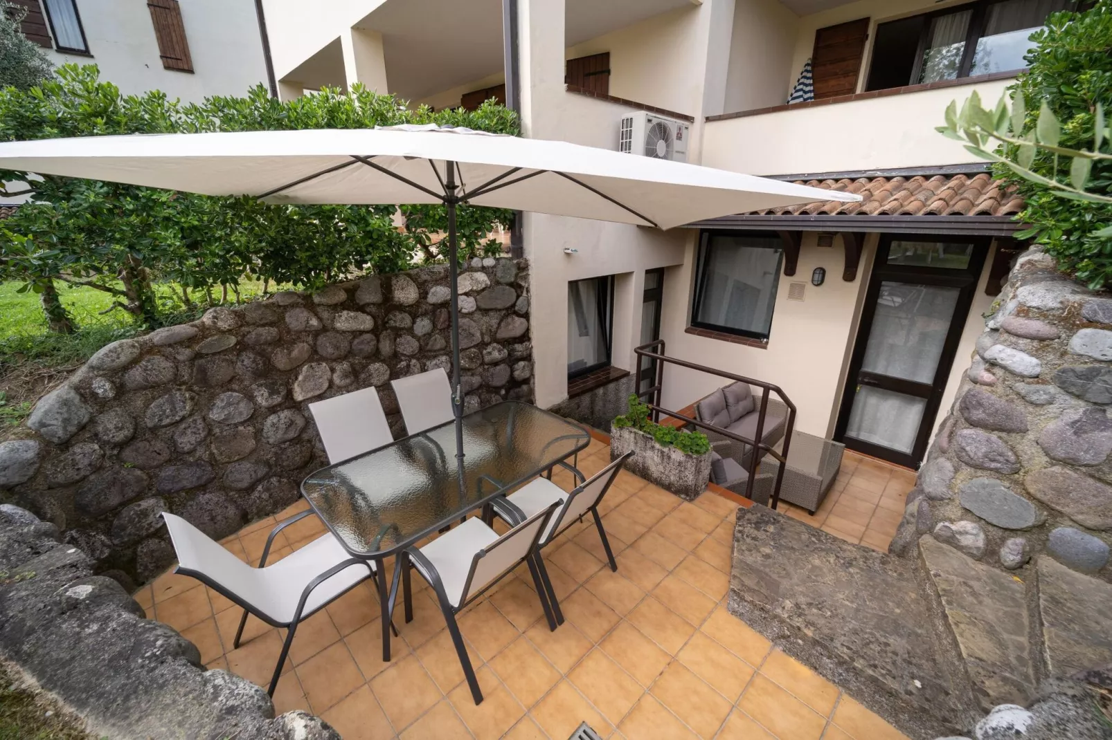 Residence Primera Moniga del Garda 2-Raum/D2 Halbsouterrain-2-Raum/D2 Halbsouterrain-Buitenlucht