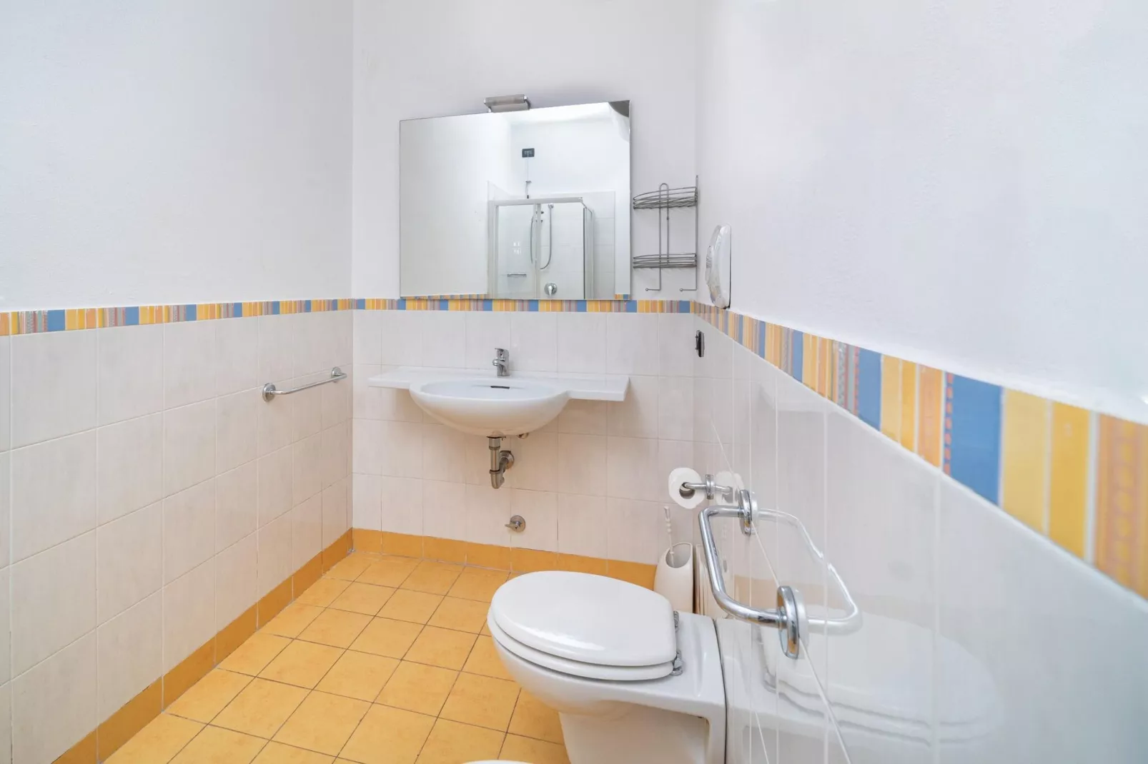 Residence Primera Moniga del Garda A2 / 3 pax Halbsouterrain-A2 / 3 pax Halbsouterrain-Badkamer