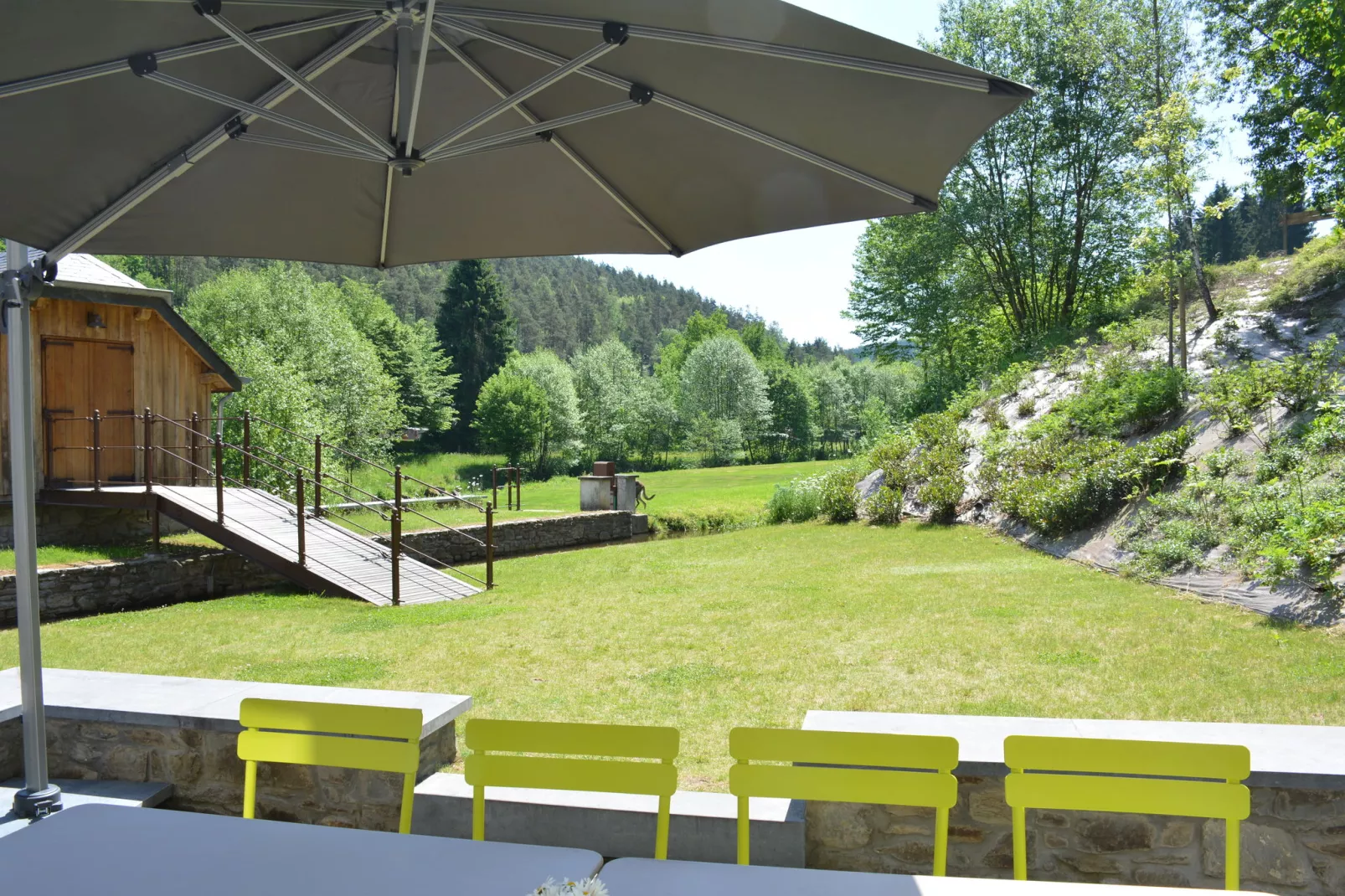 Le Moulin de Vencimont-Uitzicht zomer