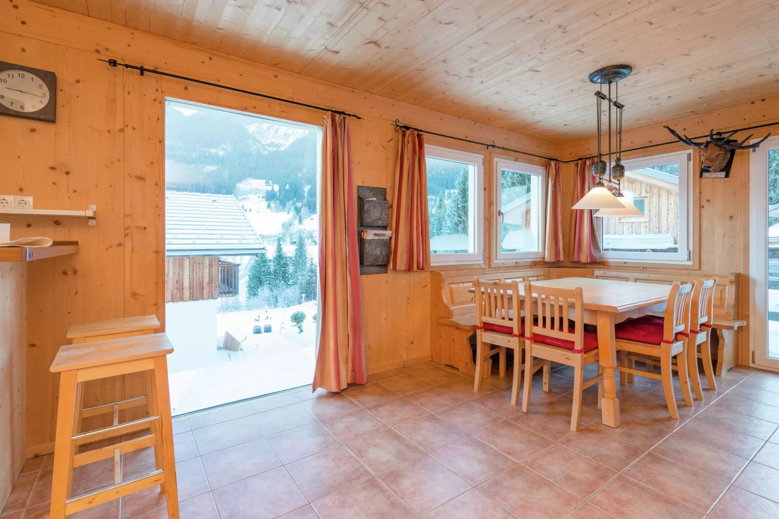 Alpendorf Dachstein West 4-Eetkamer