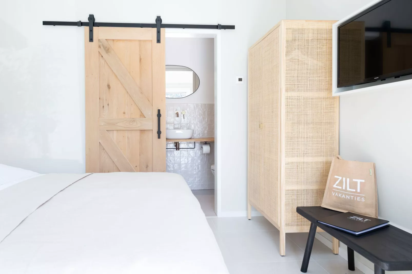 Slow living Suite 1 Oostkapelle-Slaapkamer