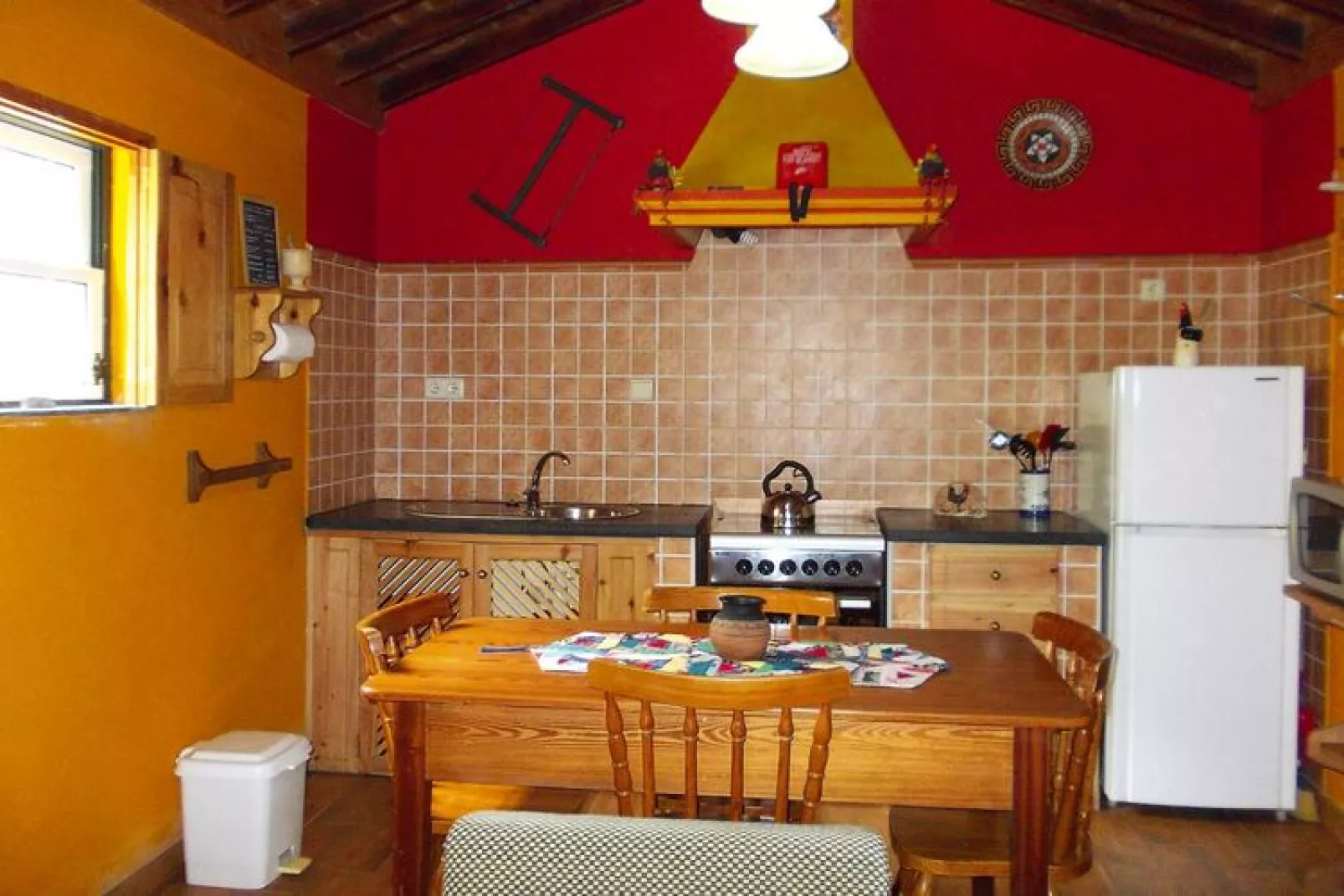 Ferienhäuser Adegas do Pico in Prainha / Adega T1 35-40m2-Keuken