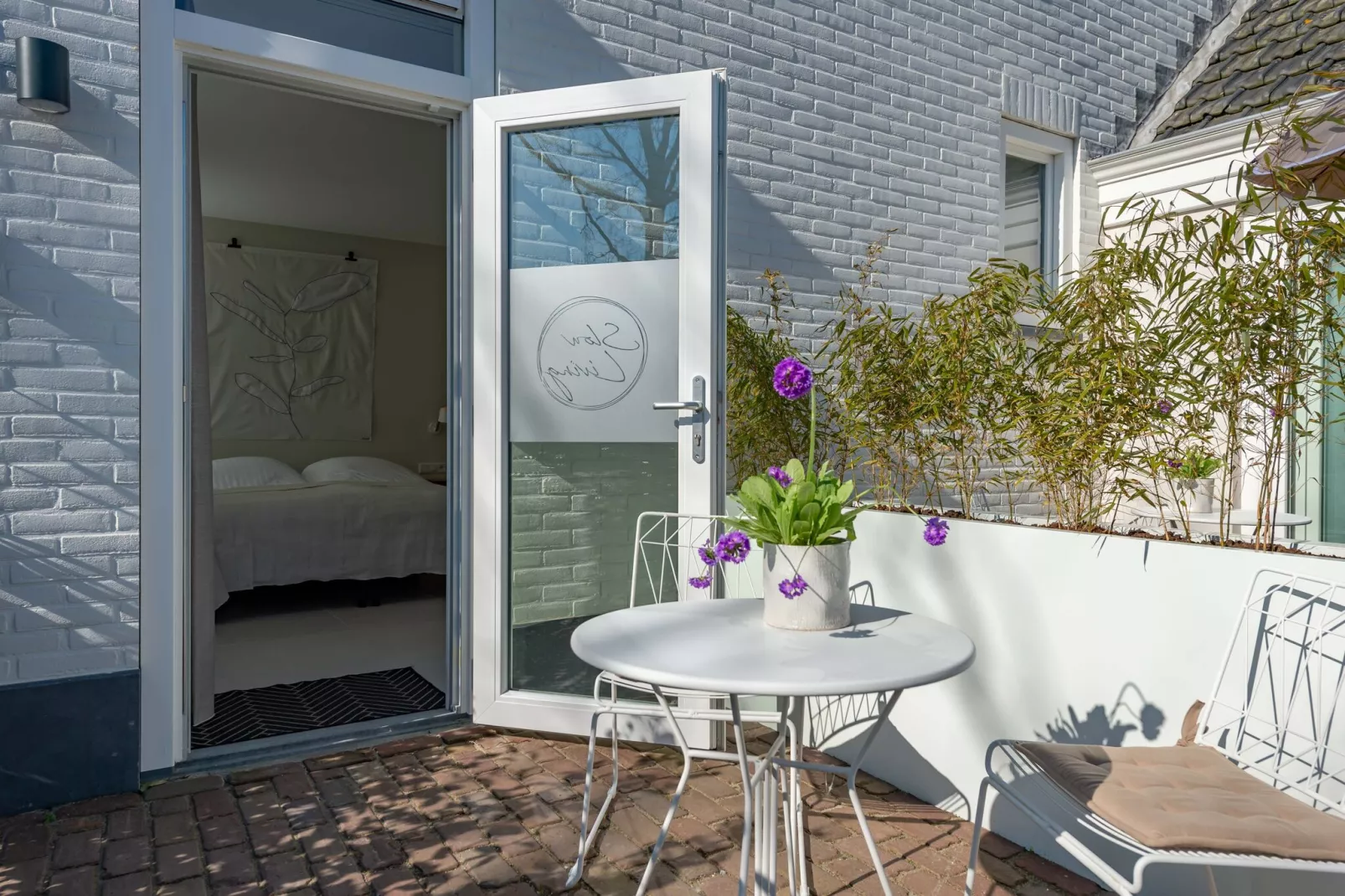 Slow living Suite 2 Oostkapelle-Terrasbalkon