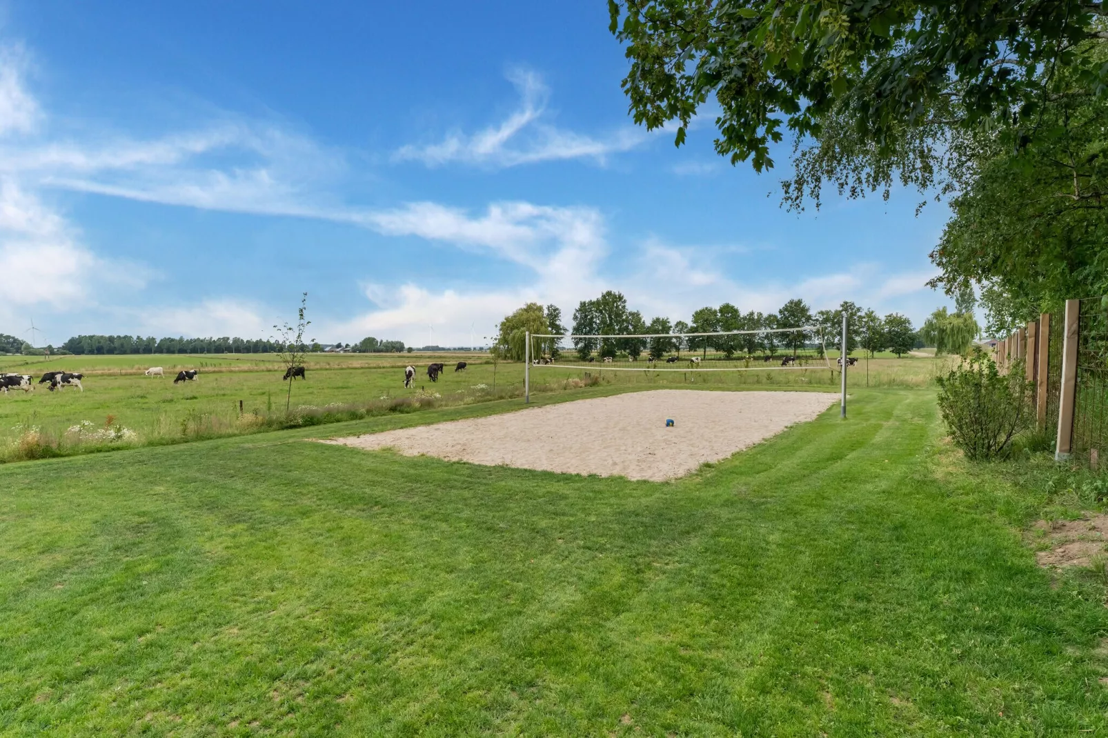 Hoeve Grenszicht-Tuinen zomer