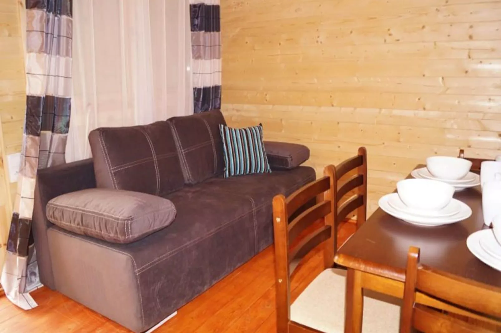 Vakantiehuis in Mielno, vlakbij het meer