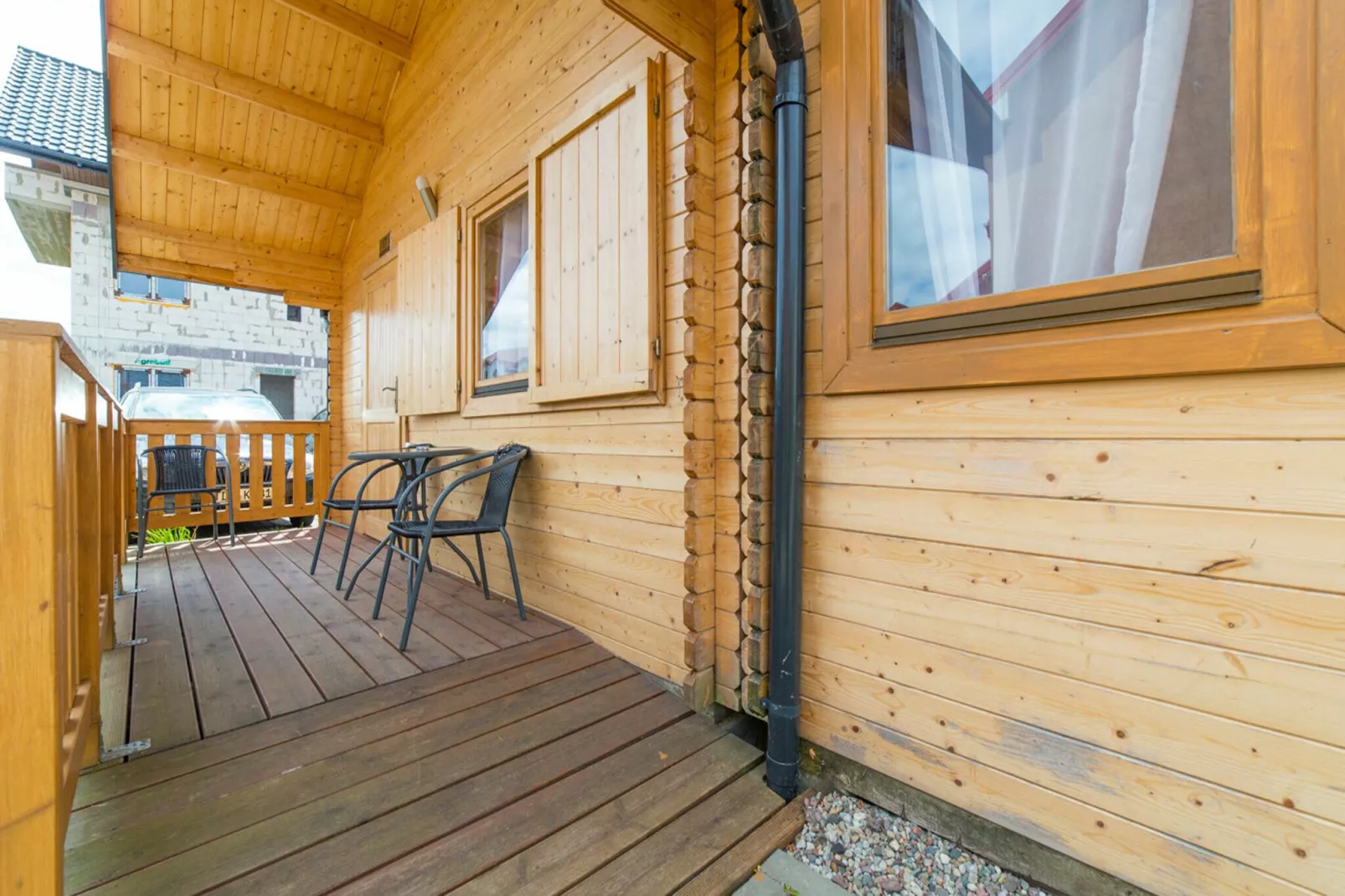 Vakantiehuis in Mielno, vlakbij het meer-Terrasbalkon