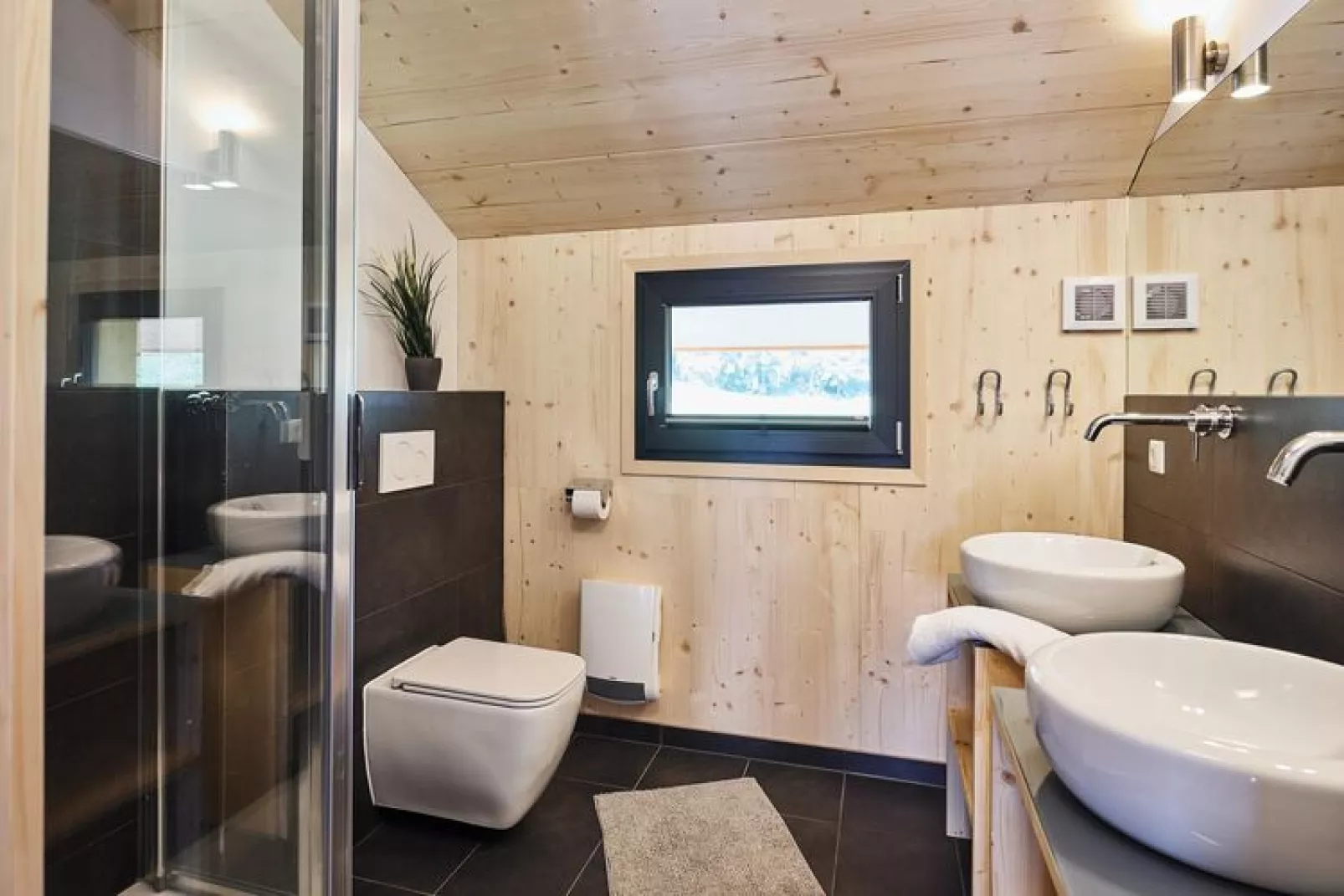Chalets Bergeralm, Steinach am Brenner-Wellness Chalet XL - 8 Personen-Badkamer