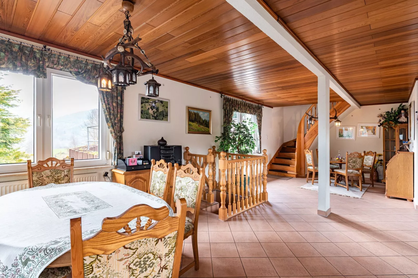 Ferienhaus Oase-Eetkamer