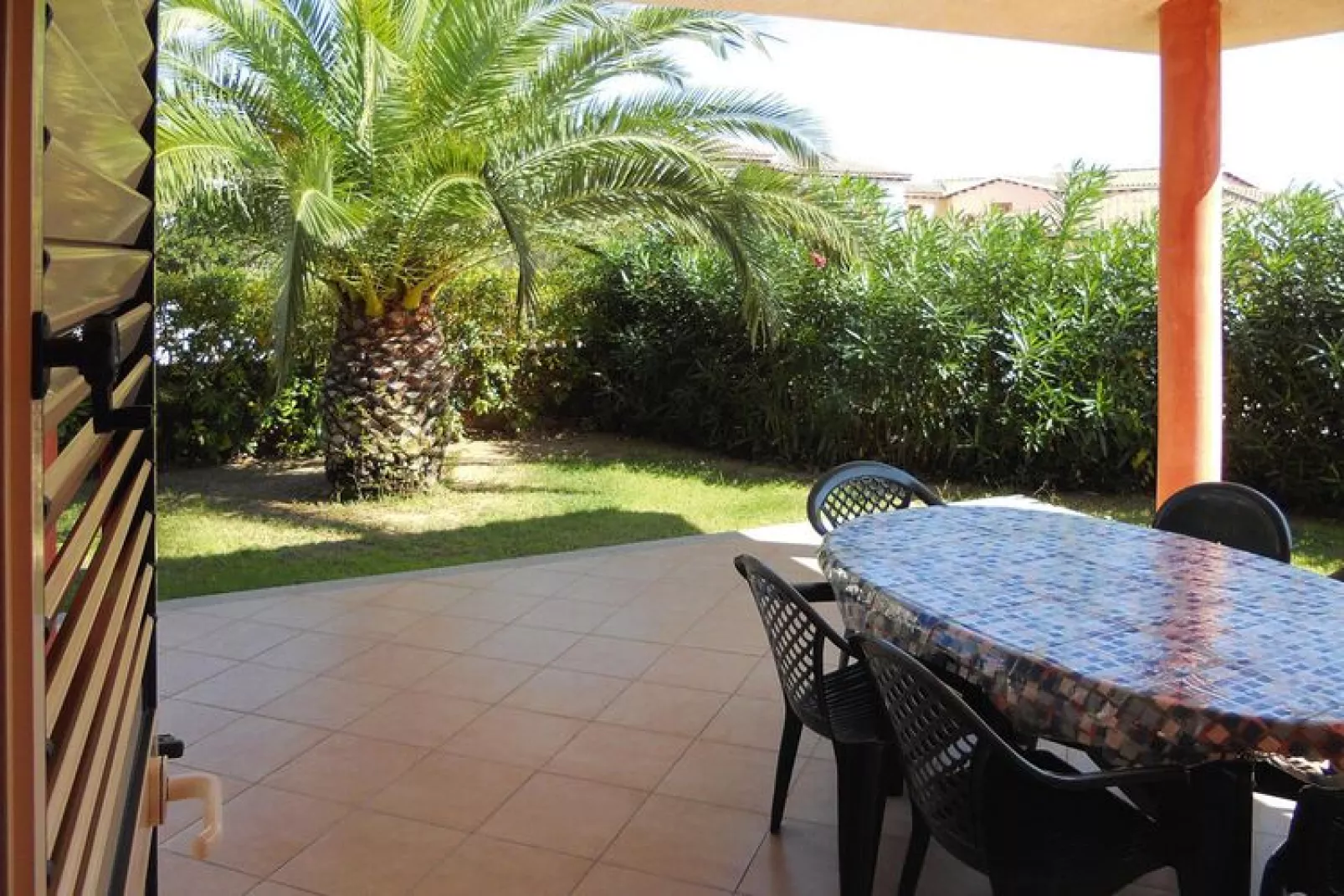 Residence La Tartaruga, Monte Petrosu-trilo 6-trilo 6-Tuinen zomer