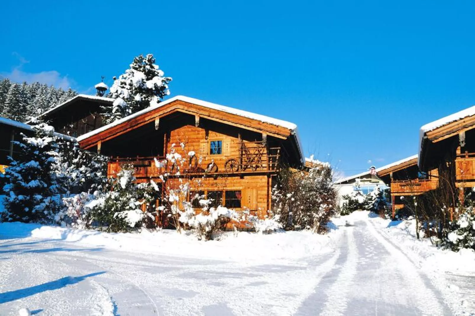 Chalets Almdorf Zillertal Fügen-Haus 6 Personen-Exterieur winter