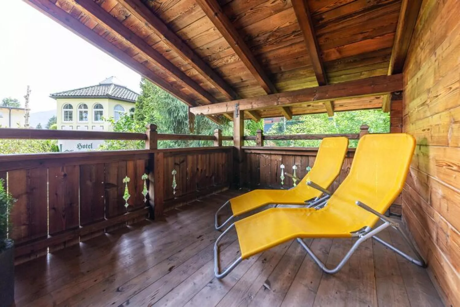 Chalets Almdorf Zillertal Fügen-Haus 6 Personen-Terras