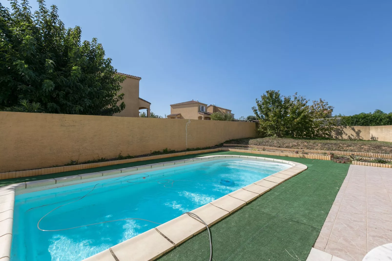 MAISON PISCINE AU CALME A PINET-Zwembad