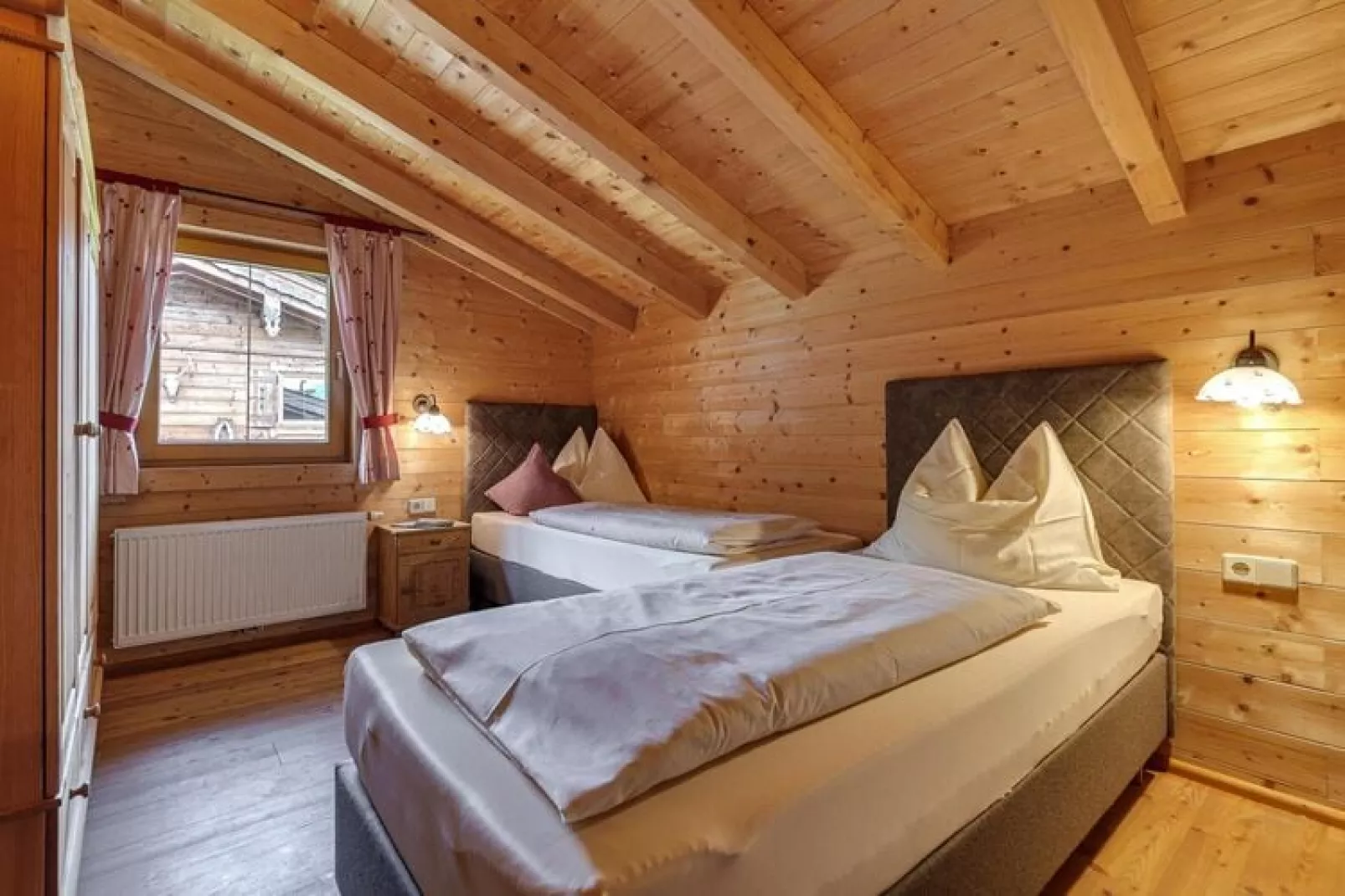 Chalets Almdorf Zillertal Fügen-Haus 6 Personen-Slaapkamer