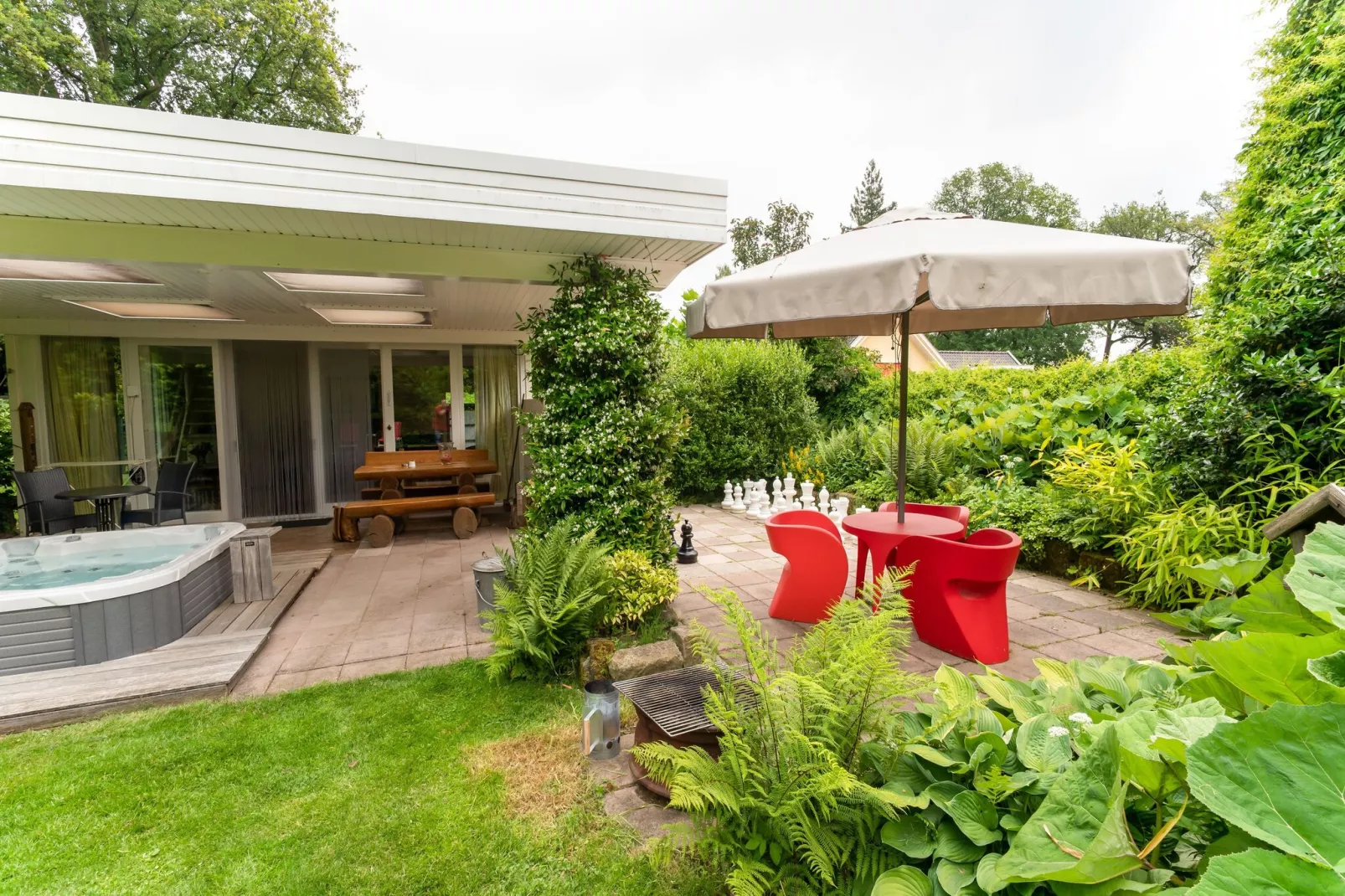 De Engelse tuin van Oldenzaal-Terrasbalkon