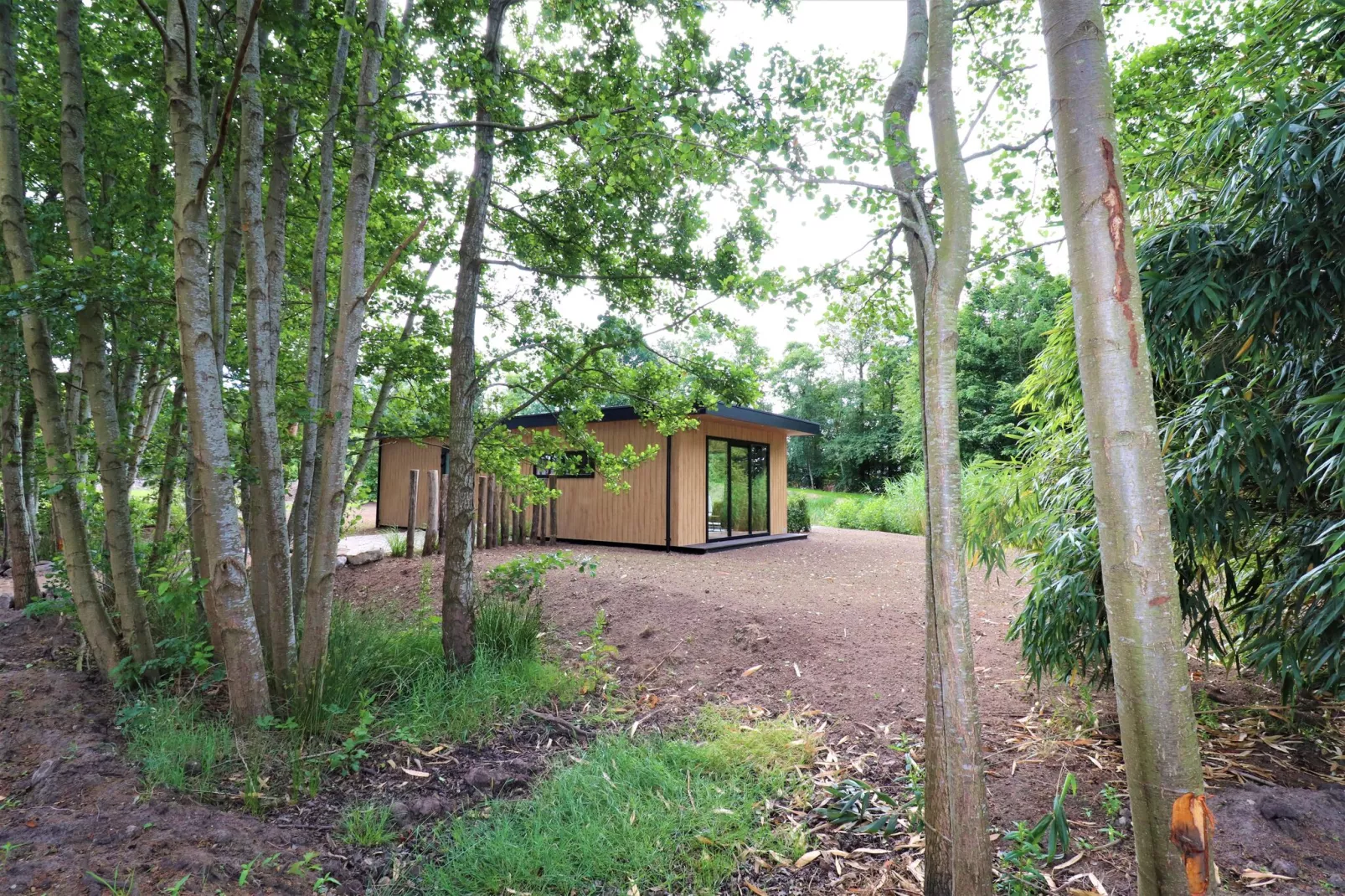 Vogelspotlodge Scholekster-Buitenkant zomer