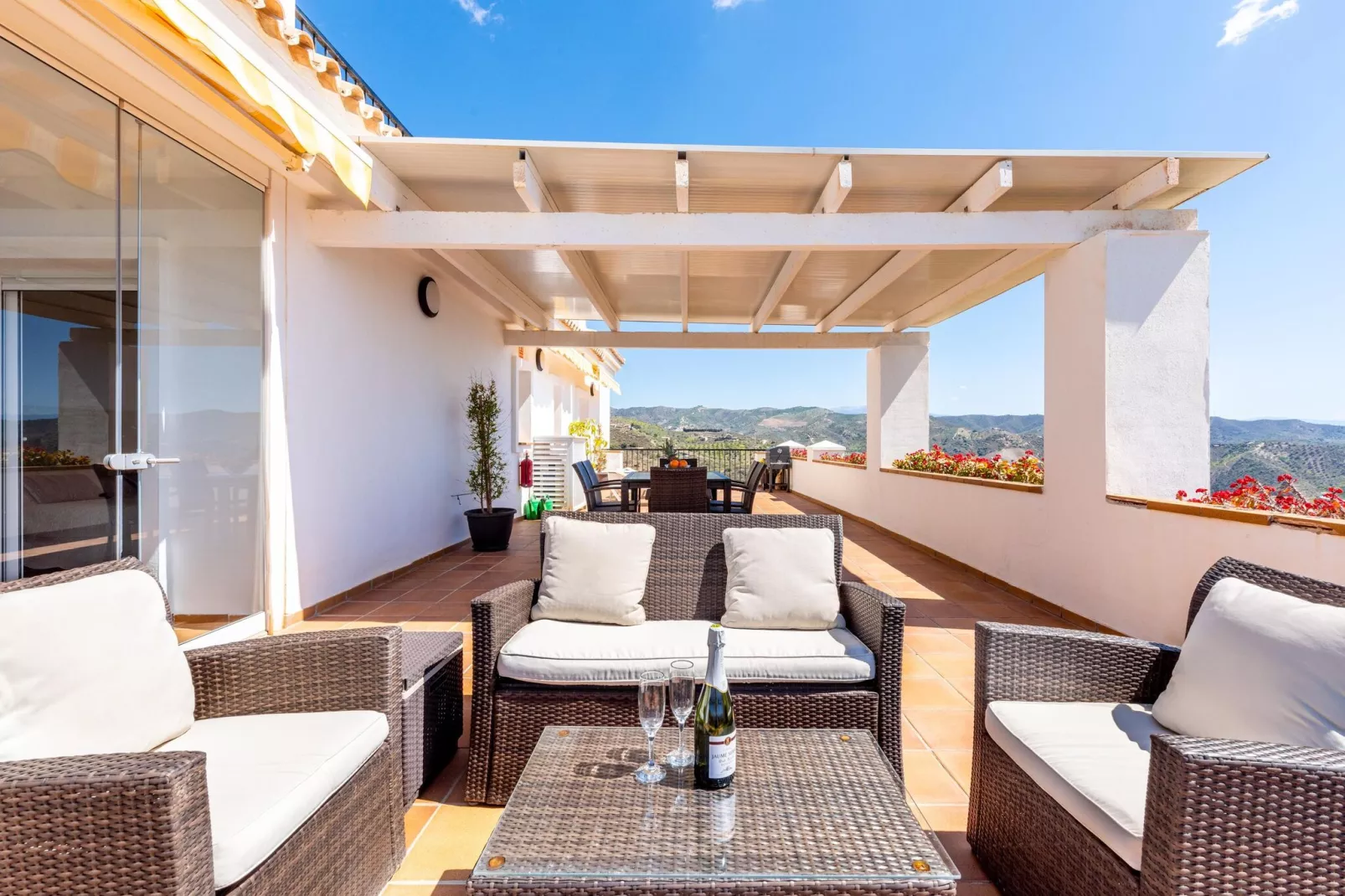 La Zenaida II-Terrasbalkon