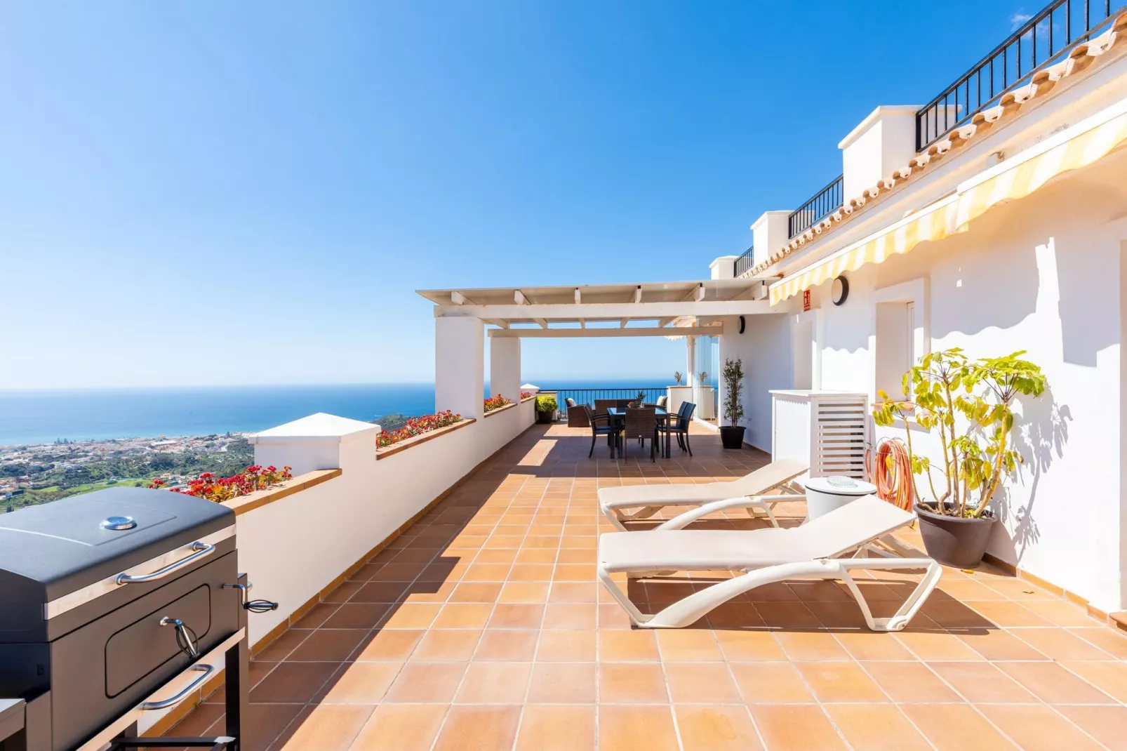 La Zenaida II-Terrasbalkon
