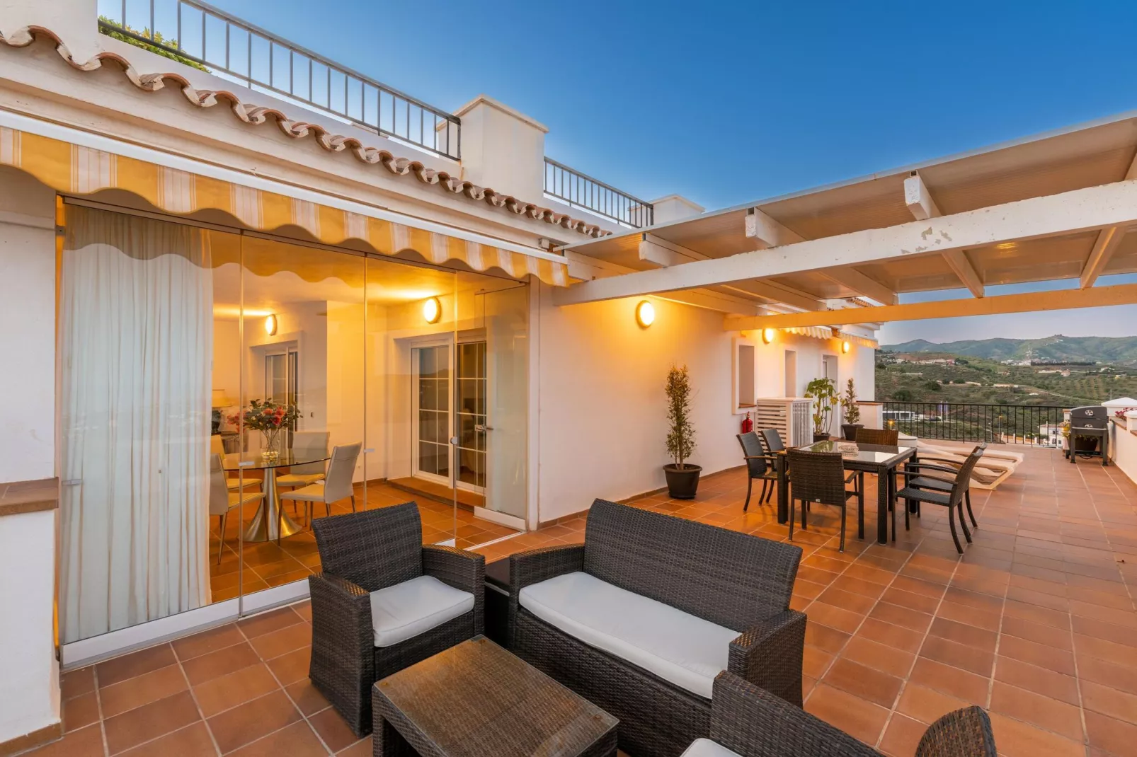 La Zenaida II-Terrasbalkon