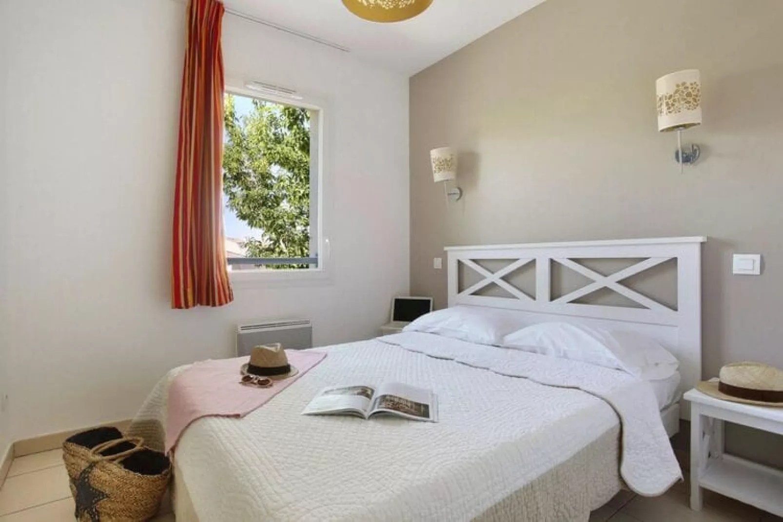 Appartement in Aigues-Mortes met een terras-Slaapkamer