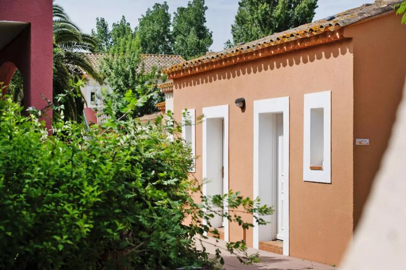 Residence Les Hameaux de Camargue Arles // T2  4 pers-Buitenkant zomer