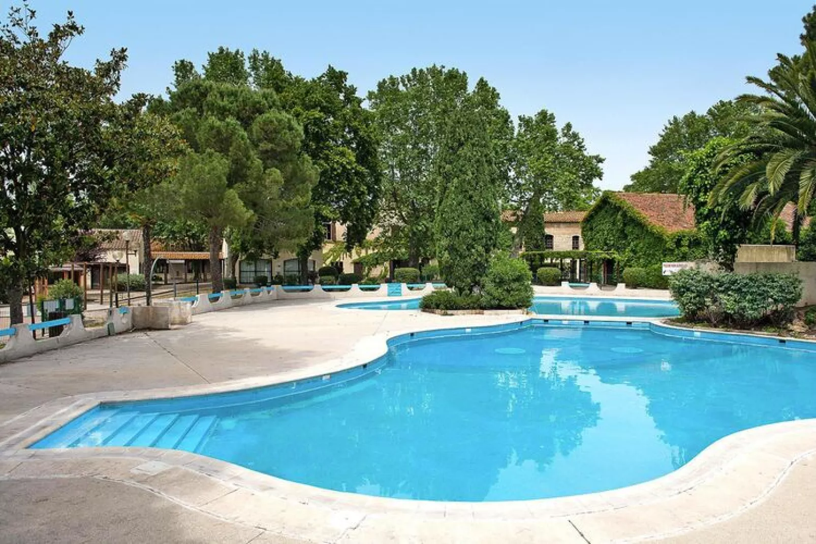 Residence Les Hameaux de Camargue Arles // T2 Duplex-Zwembad