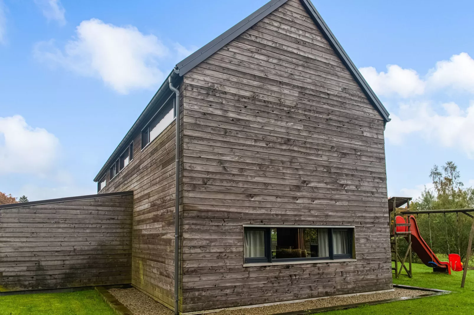 Le Chalet des Fagnes-Buitenkant zomer