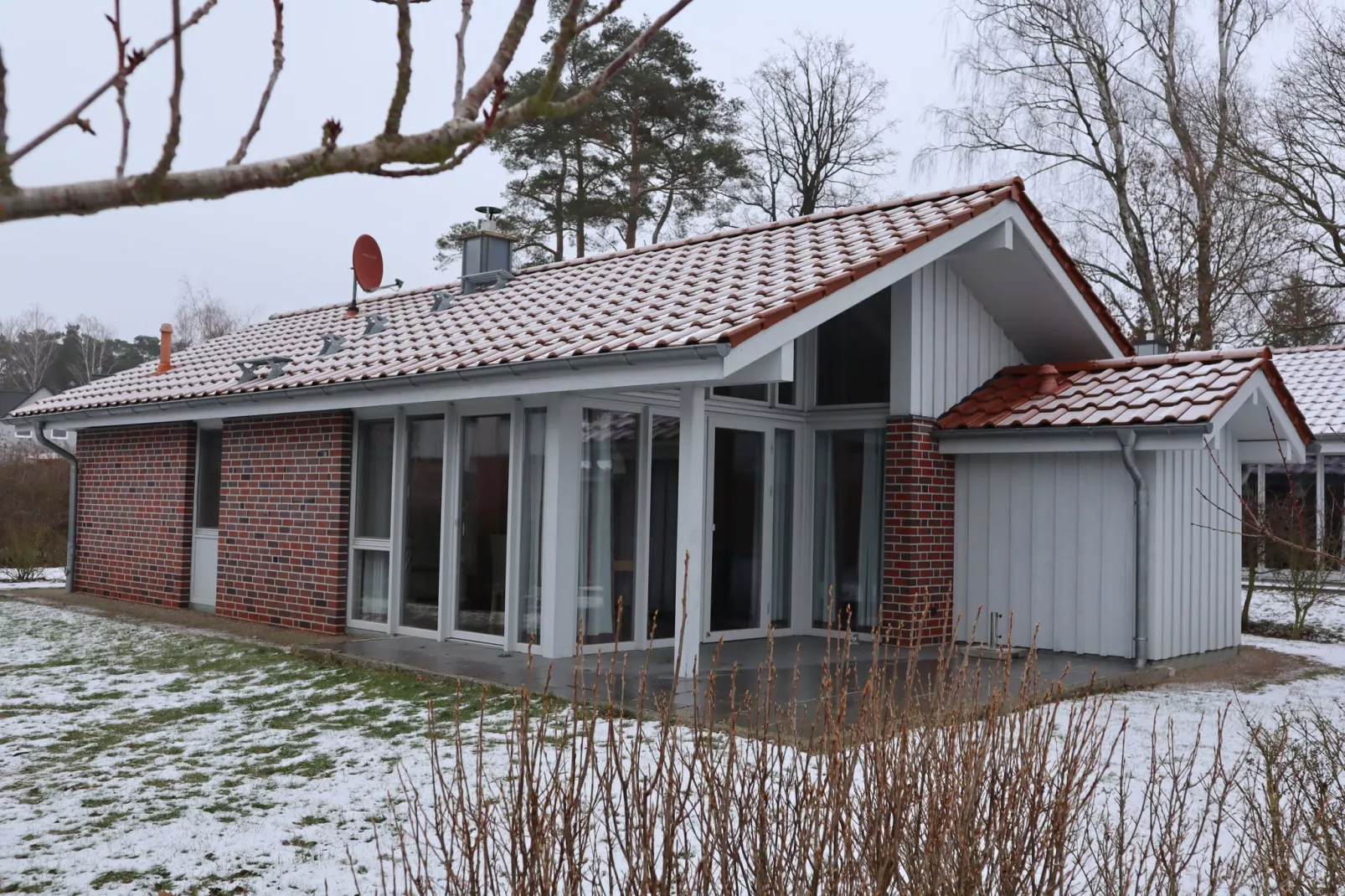 Ferienhaus in Röbel an der Müritz-Exterieur winter