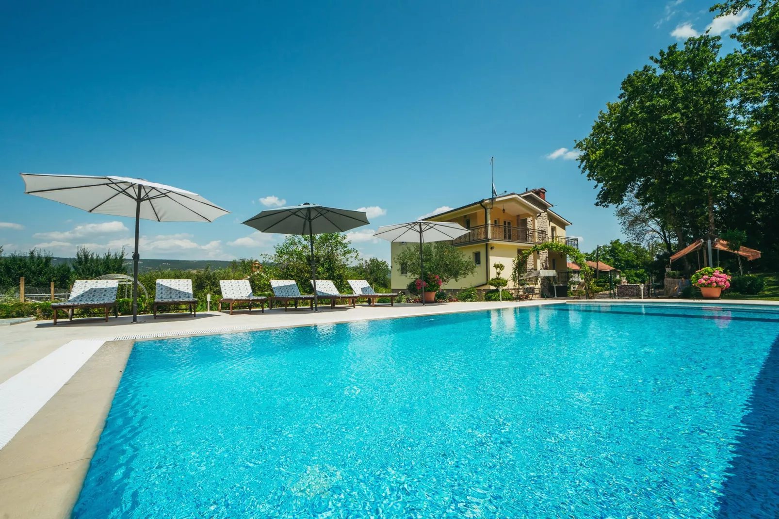 Villa Estera-Zwembad