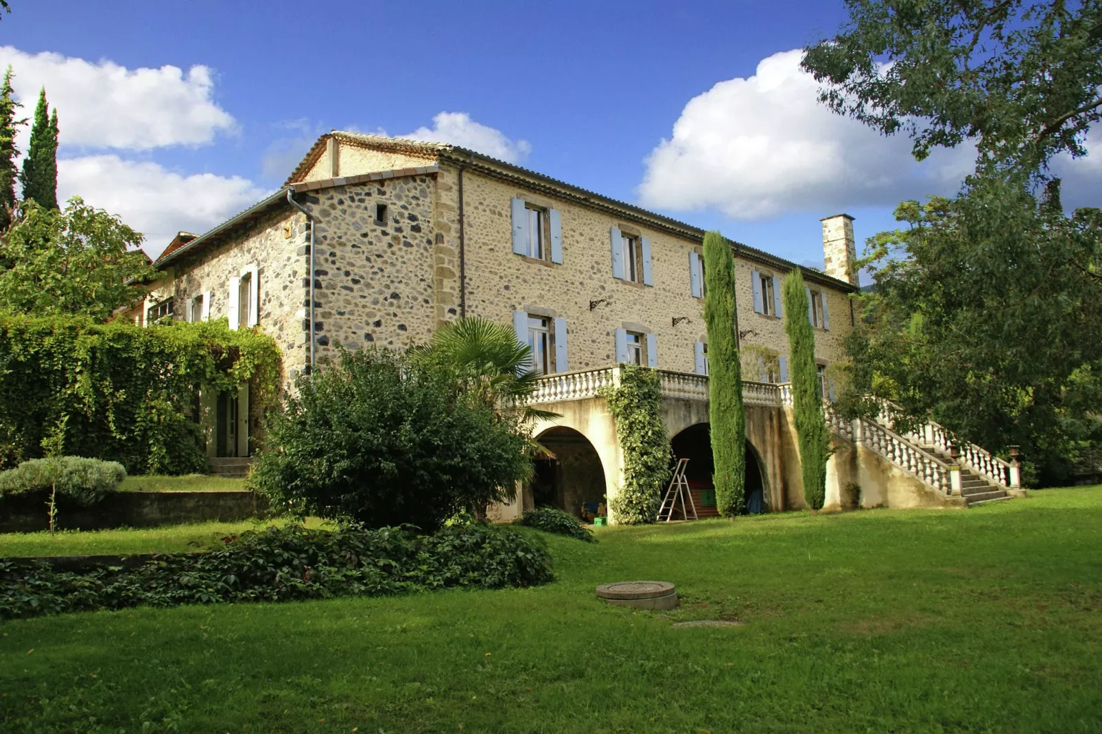 Appartement - La Feniere-Buitenkant zomer