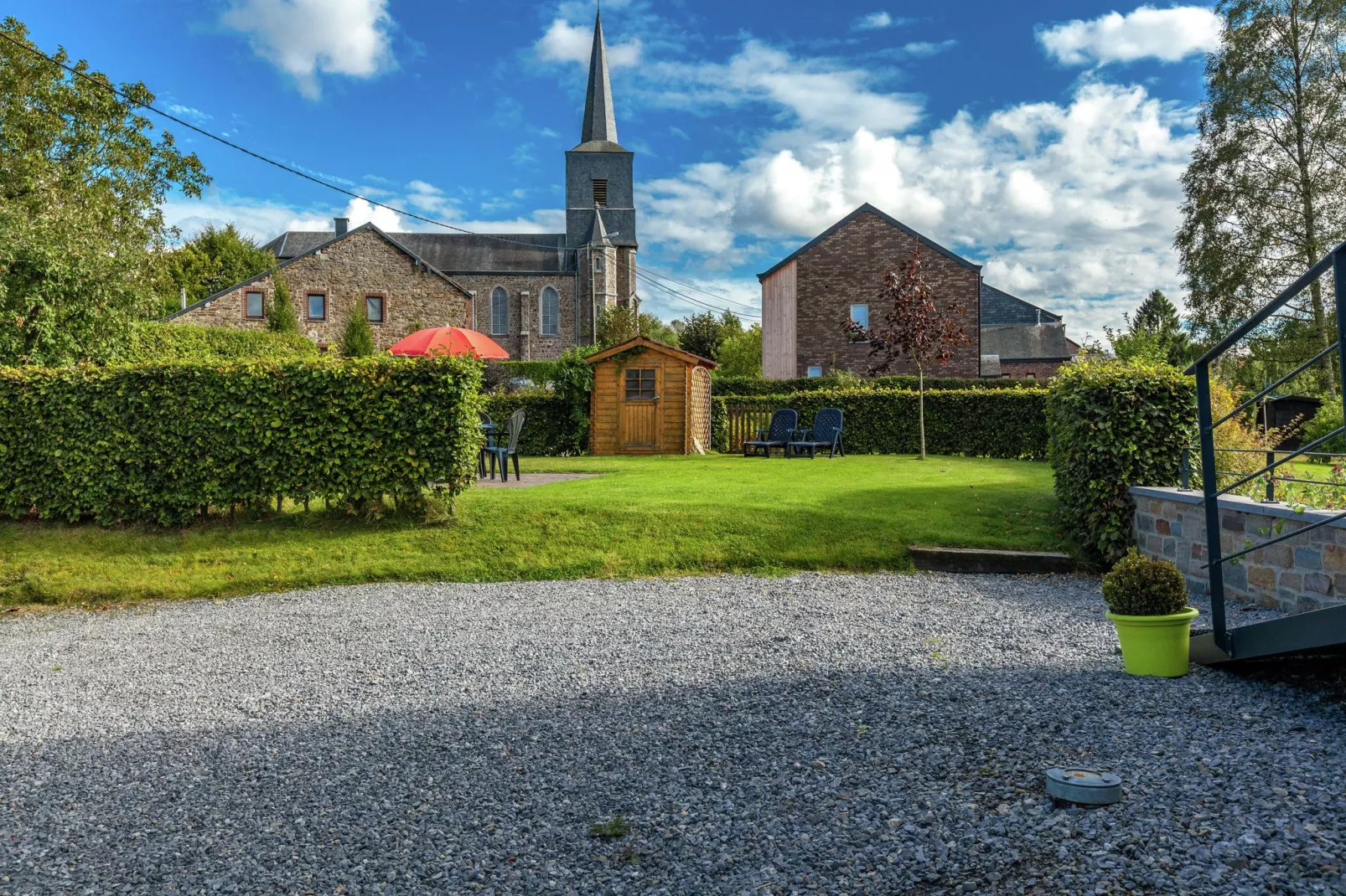 Macray La Colline aux Framboises-Uitzicht zomer