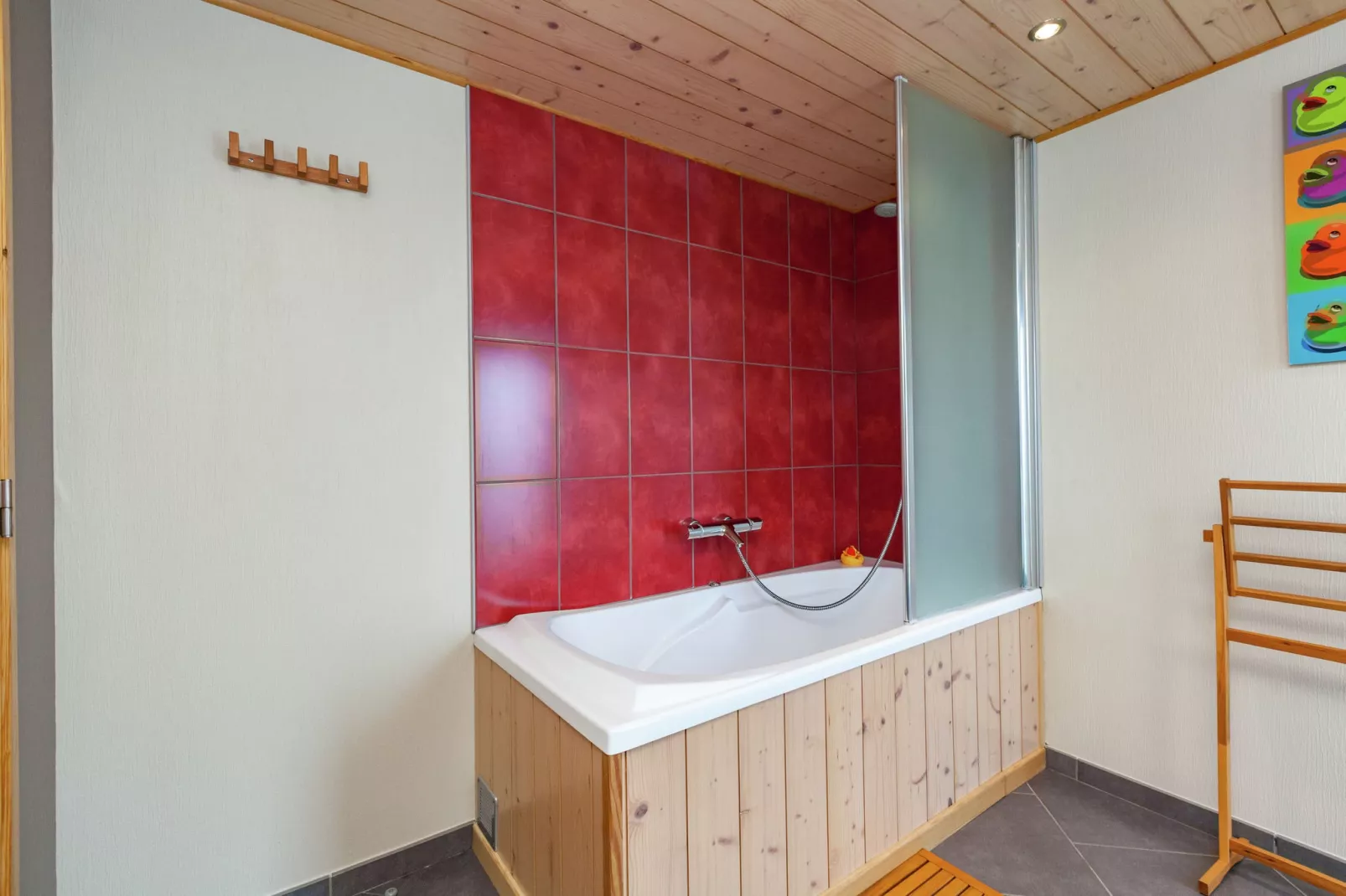 Macray La Colline aux Framboises-Badkamer