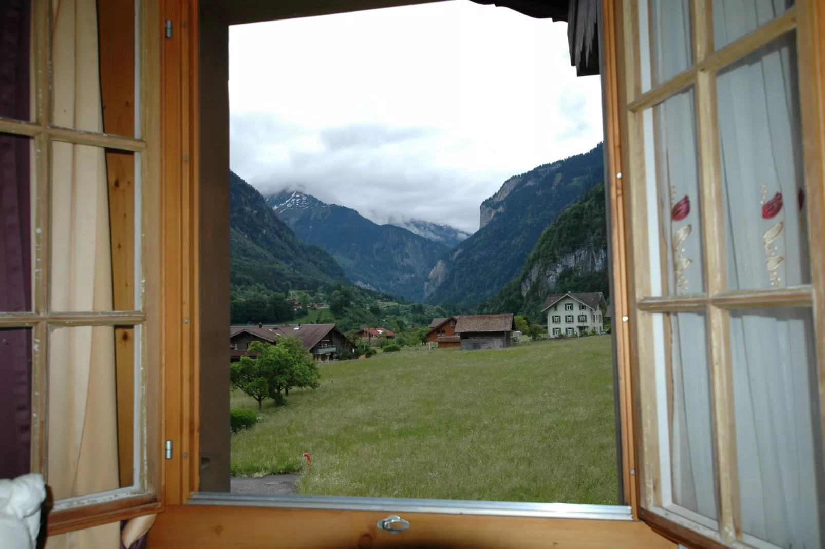 Haus Zumbrunn-Uitzicht zomer