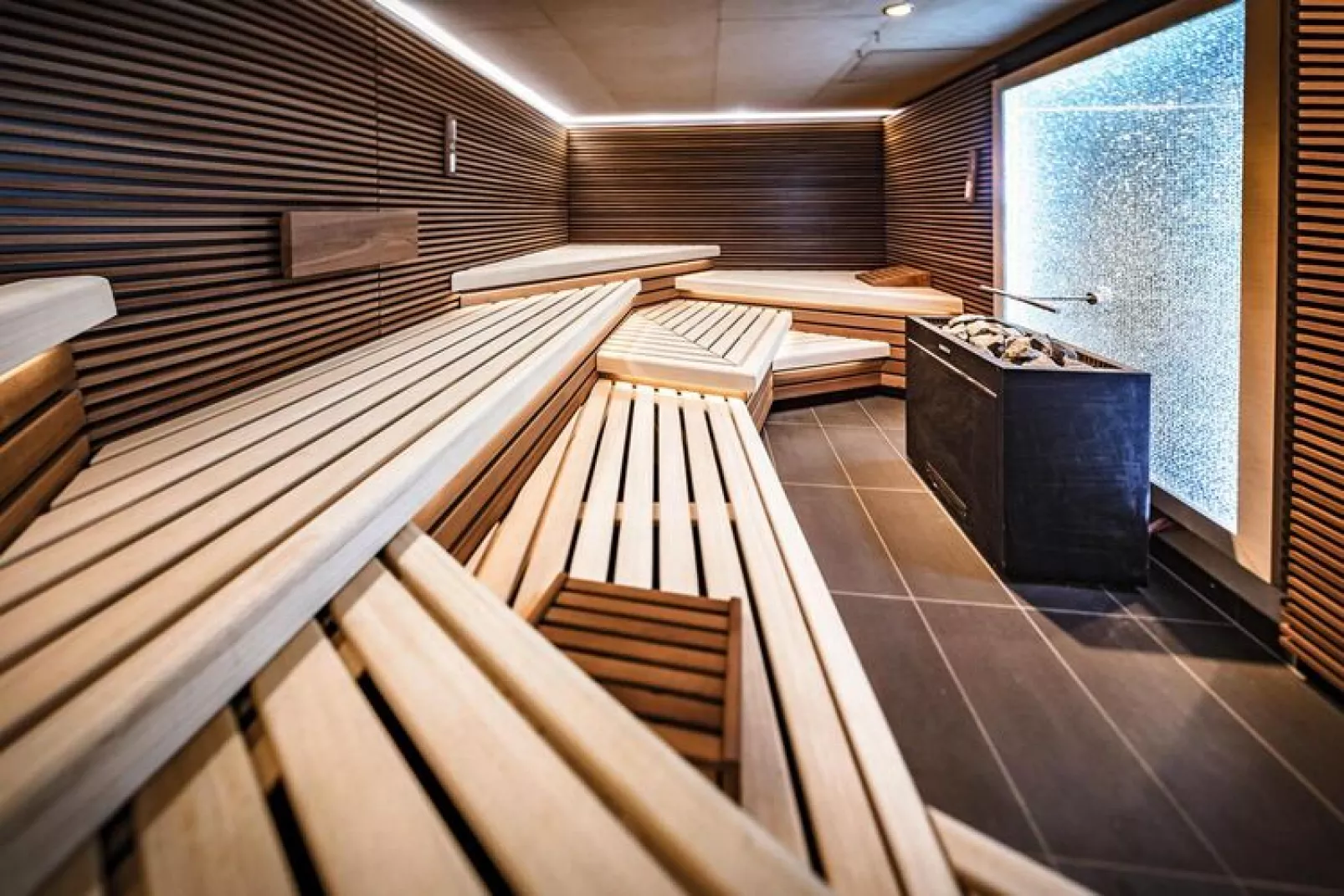 Apartments im MAREMÜRITZ Yachthafen Resort & Spa / Fortuna Suite Müritzblick 2 Personen und 1 Kind 3 - 15 Jahre-Sauna