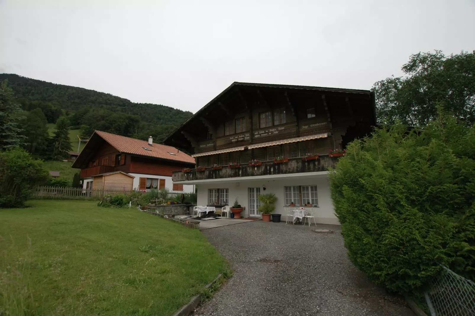 Haus Zumbrunn-Tuinen zomer