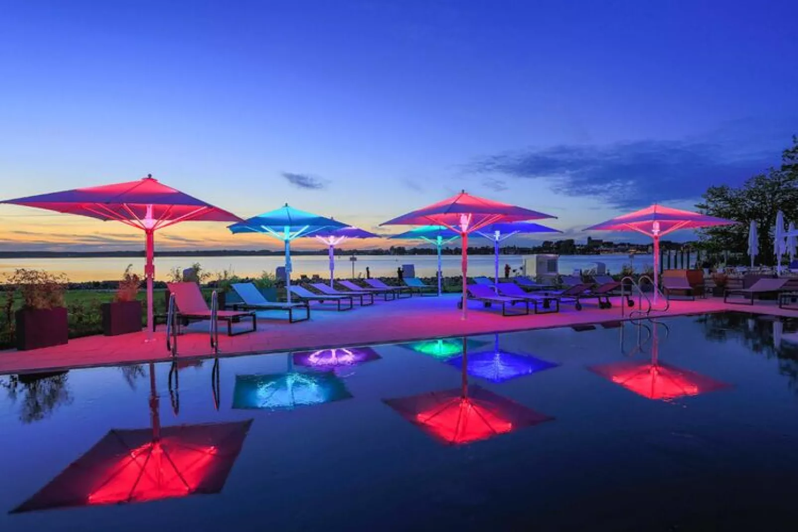 Apartments im MAREMÜRITZ Yachthafen Resort & Spa / Fortuna Suite Landseite 2 Personen-Zwembad