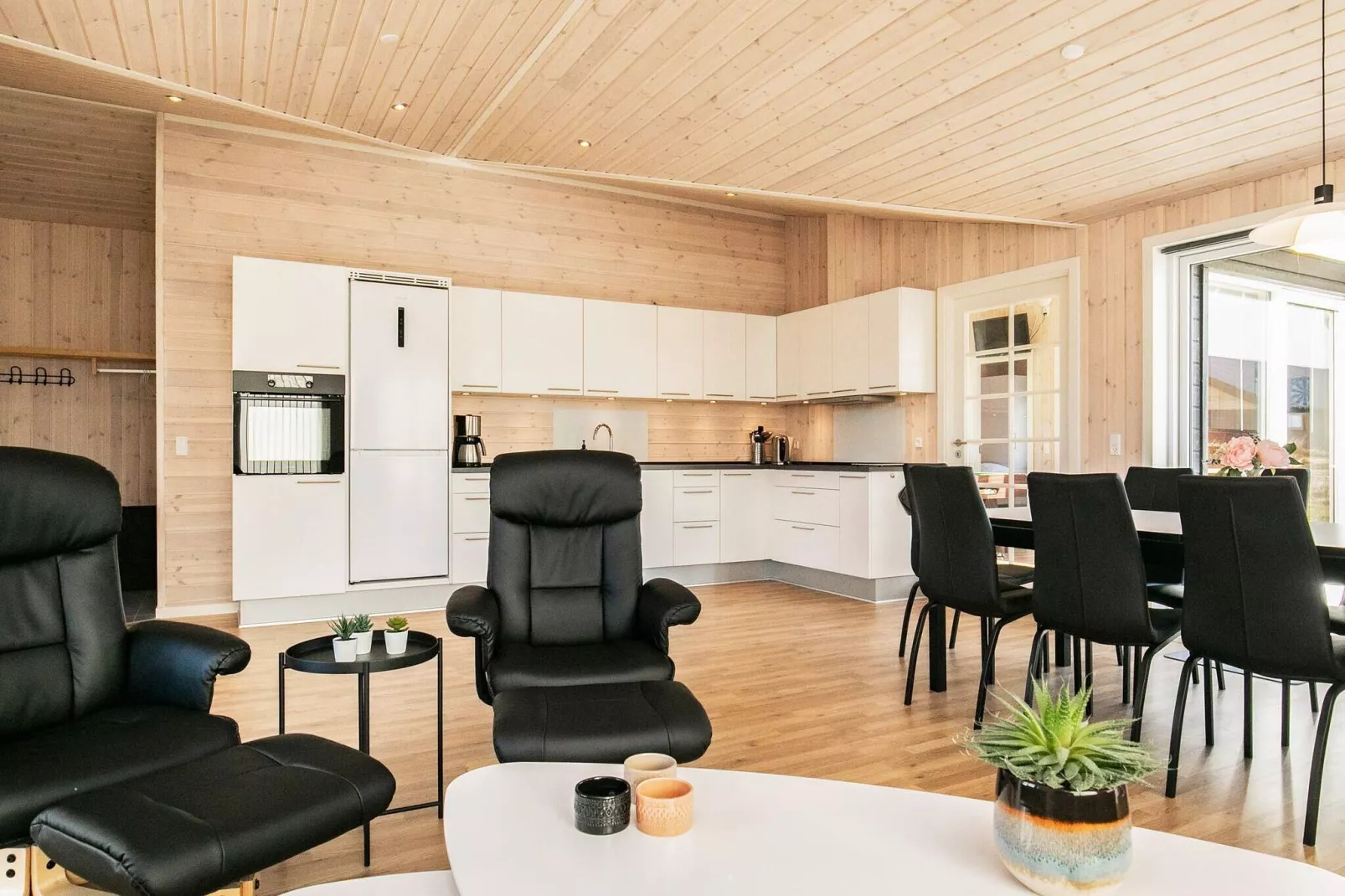 Luxe kusttoevluchtsoord in Tornby-By Traum-Binnen