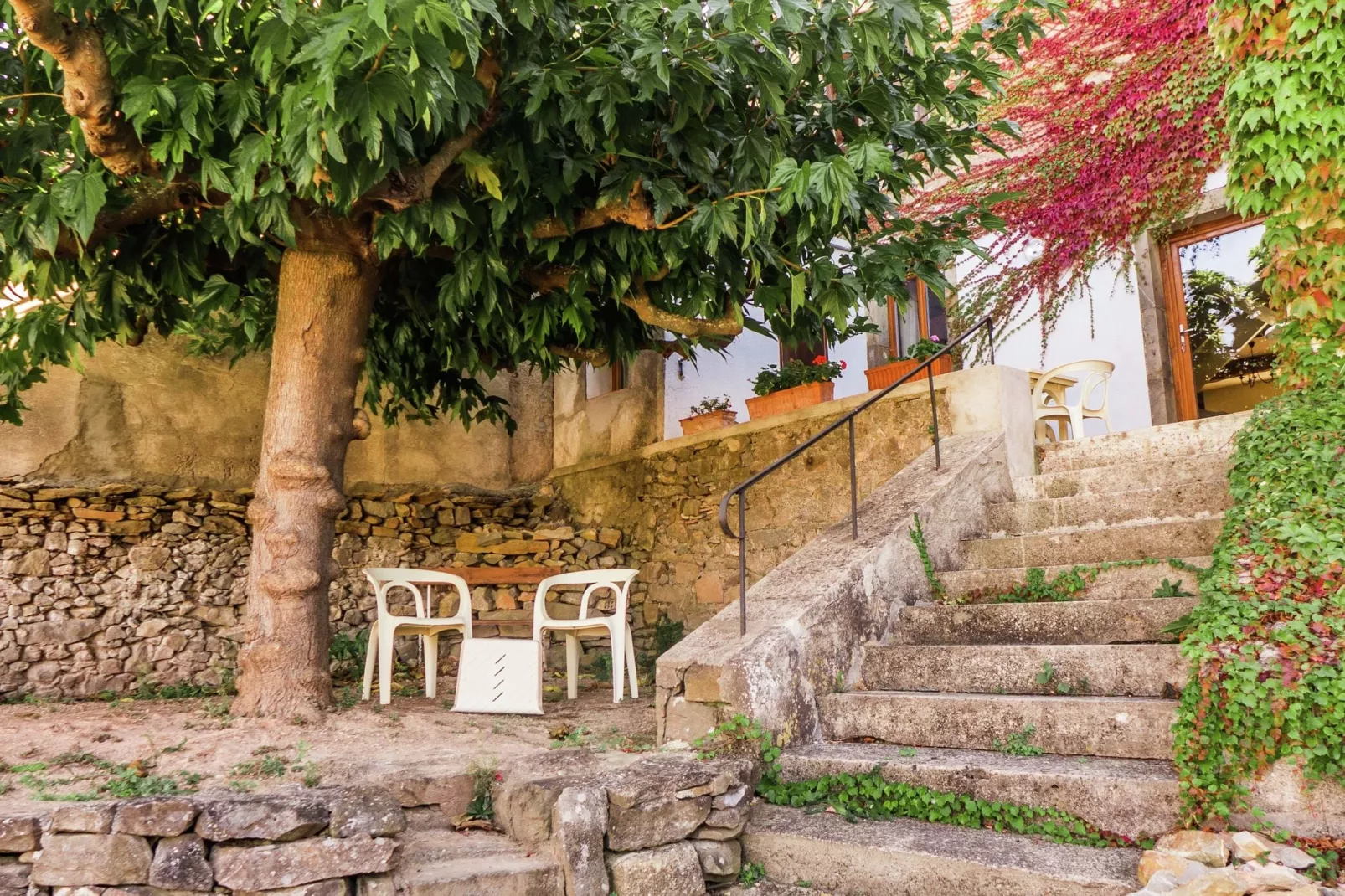 Montbrun-des-Corbières-Terrasbalkon