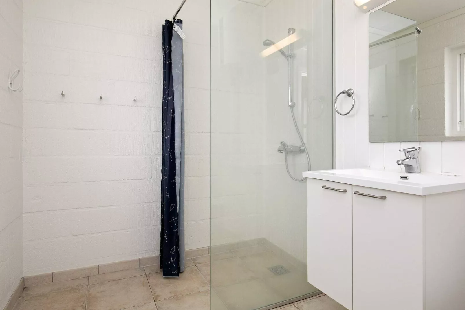 4 room,-Binnen