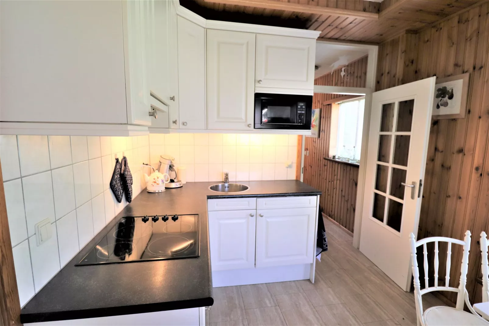 Vakantiehuisje met paard naar Friesland-Keuken
