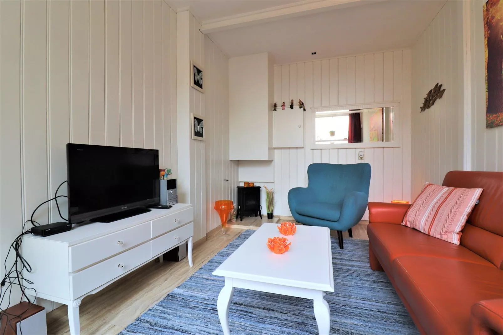 Vakantiehuisje met paard naar Friesland-Woonkamer