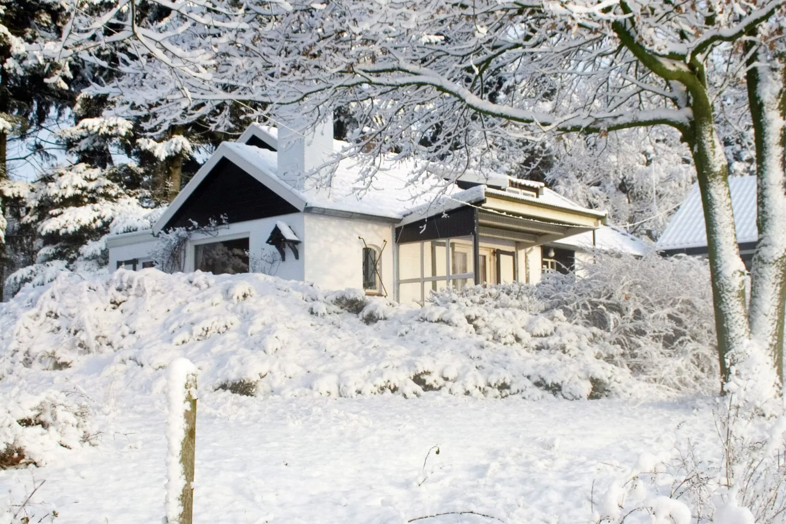 Huis in het bos-Exterieur winter